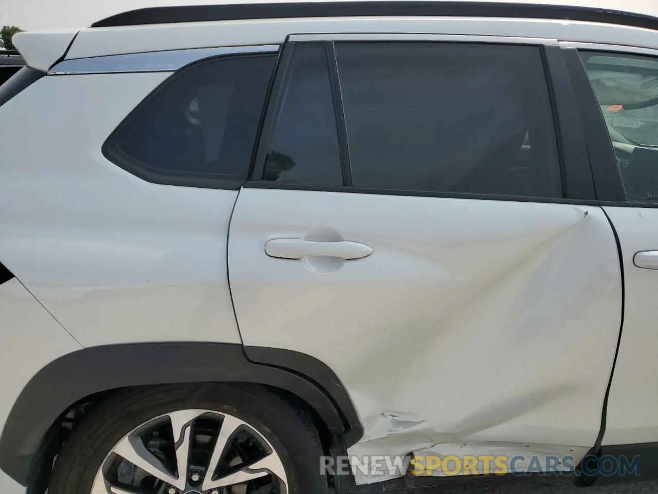 11 Photograph of a damaged car 7MUDAABG6PV048565 TOYOTA COROLLA CR 2023