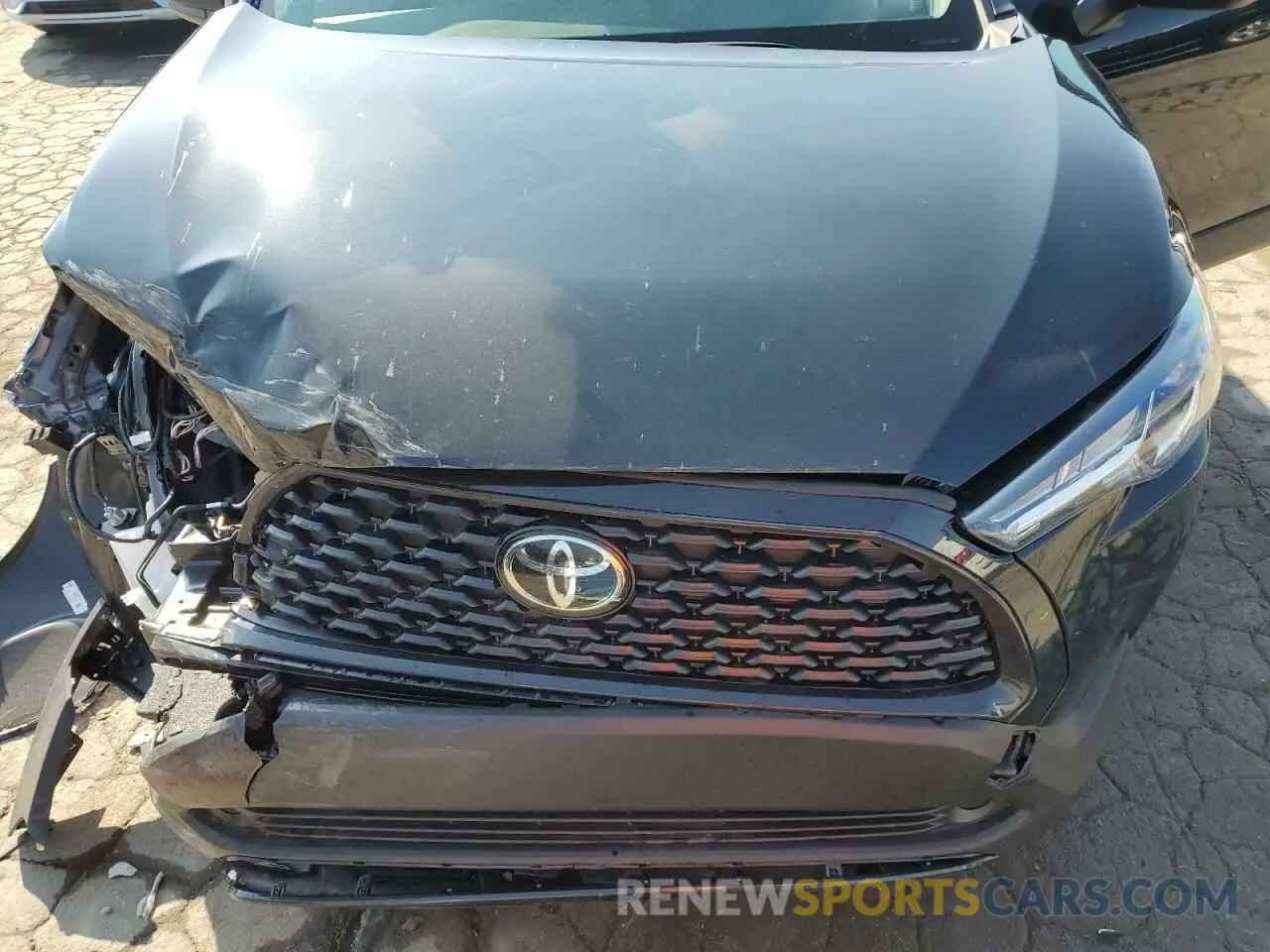 12 Photograph of a damaged car 7MUAAAAG2RV102564 TOYOTA COROLLA CR 2024