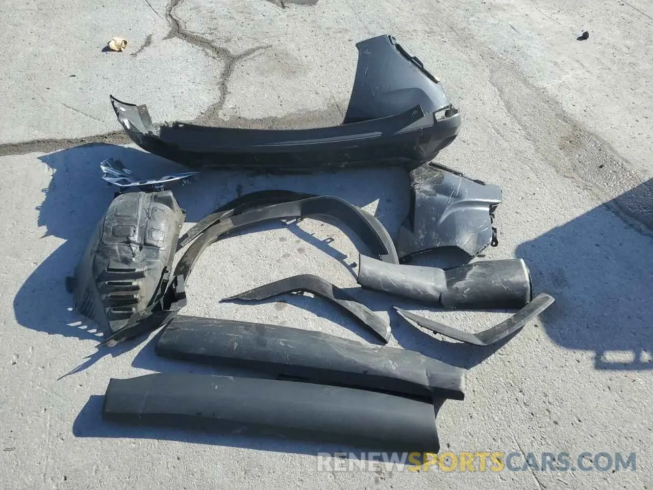 12 Photograph of a damaged car 7MUAAAAG8RV101872 TOYOTA COROLLA CR 2024