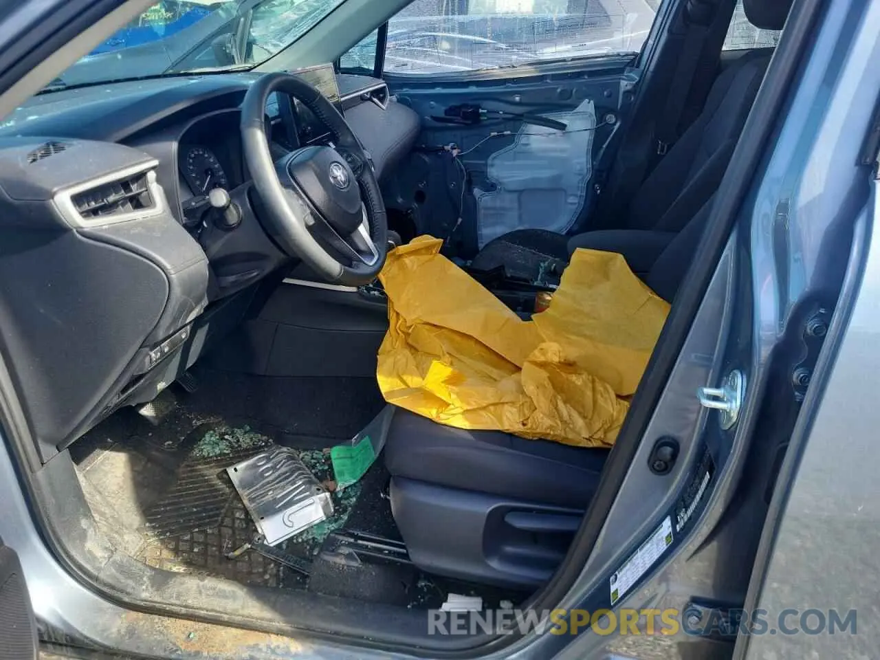 7 Photograph of a damaged car 7MUCAABG8RV108201 TOYOTA COROLLA CR 2024