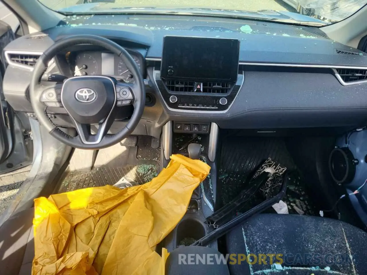 8 Photograph of a damaged car 7MUCAABG8RV108201 TOYOTA COROLLA CR 2024