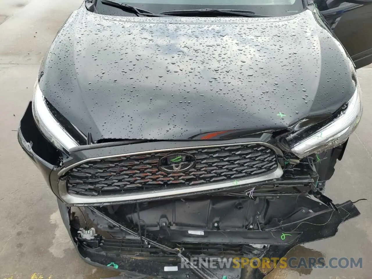 12 Photograph of a damaged car 7MUDAAAG4RV109643 TOYOTA COROLLA CR 2024