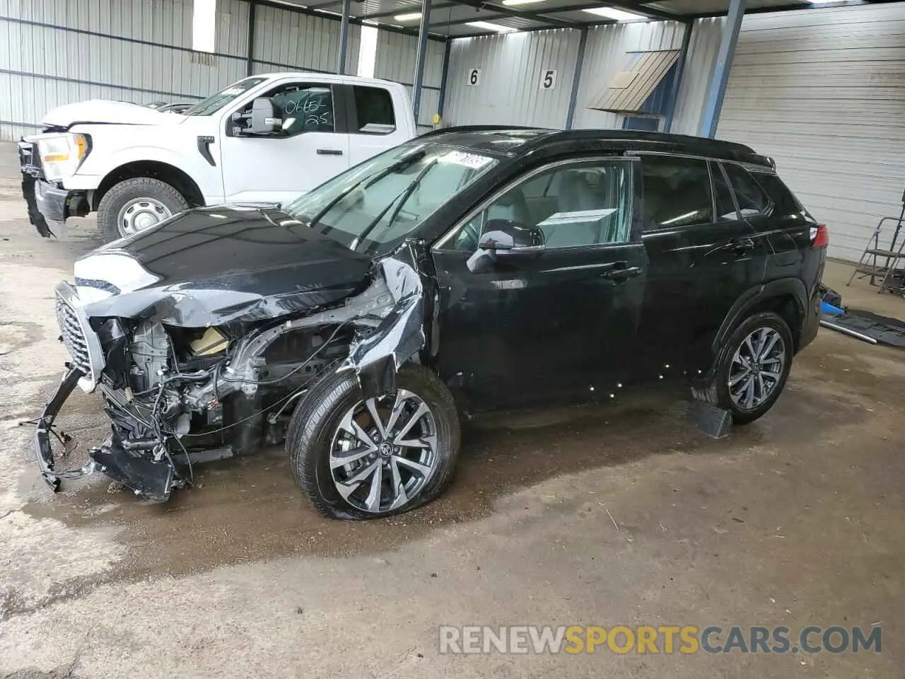 1 Photograph of a damaged car 7MUDAABG8RV112916 TOYOTA COROLLA CR 2024