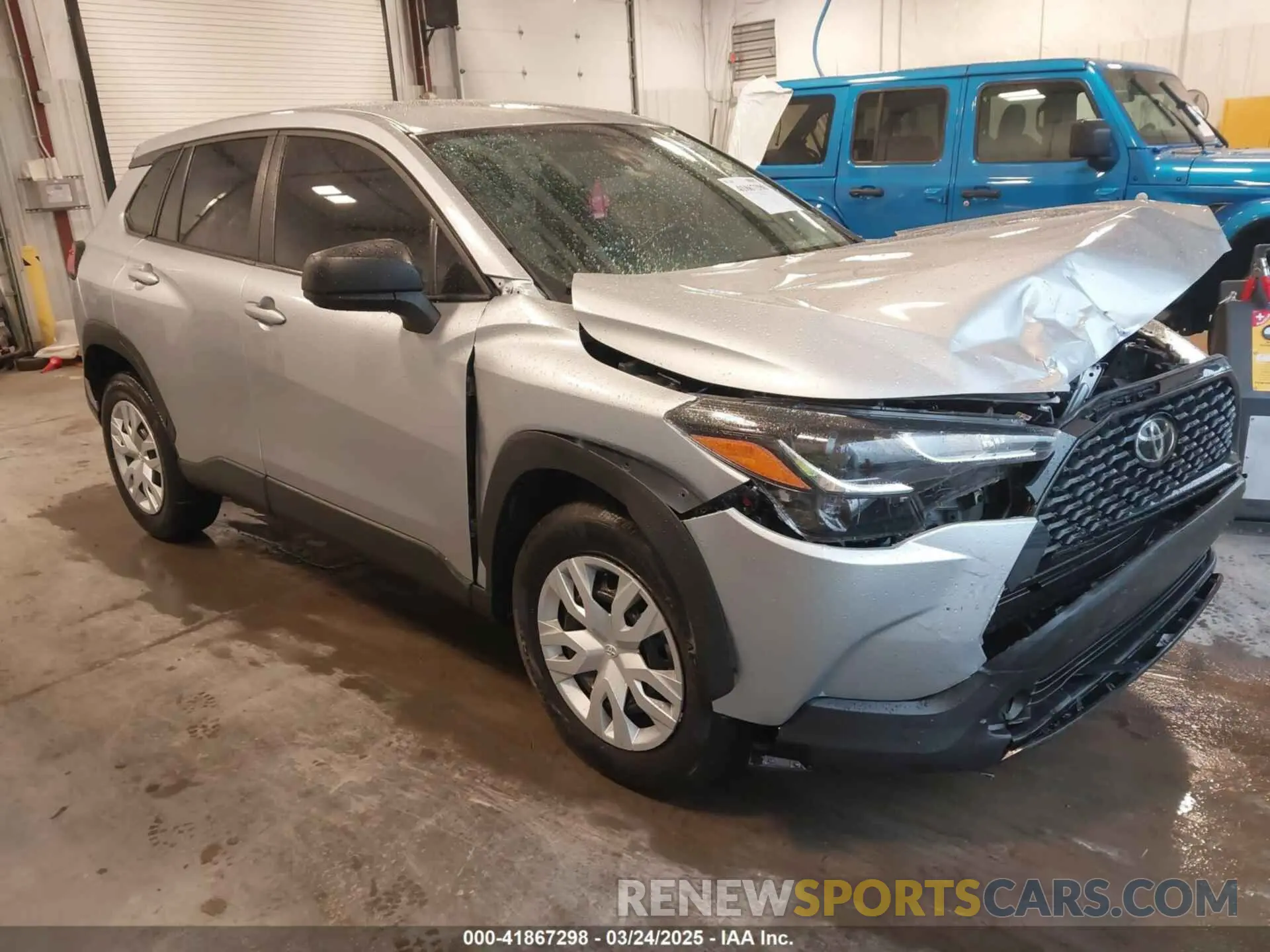 1 Photograph of a damaged car 7MUAAAAG0NV024568 TOYOTA COROLLA CROSS 2022