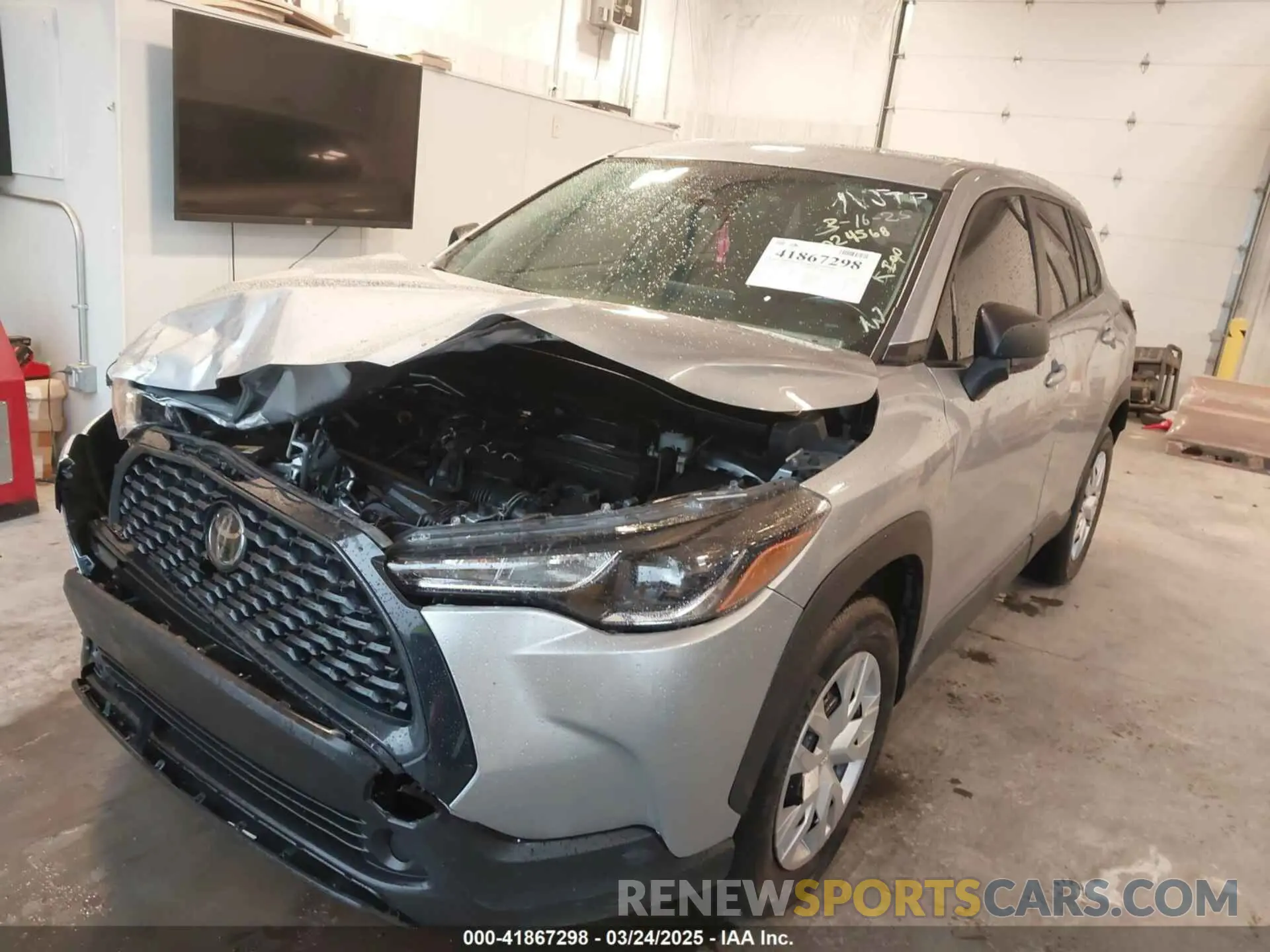 2 Photograph of a damaged car 7MUAAAAG0NV024568 TOYOTA COROLLA CROSS 2022