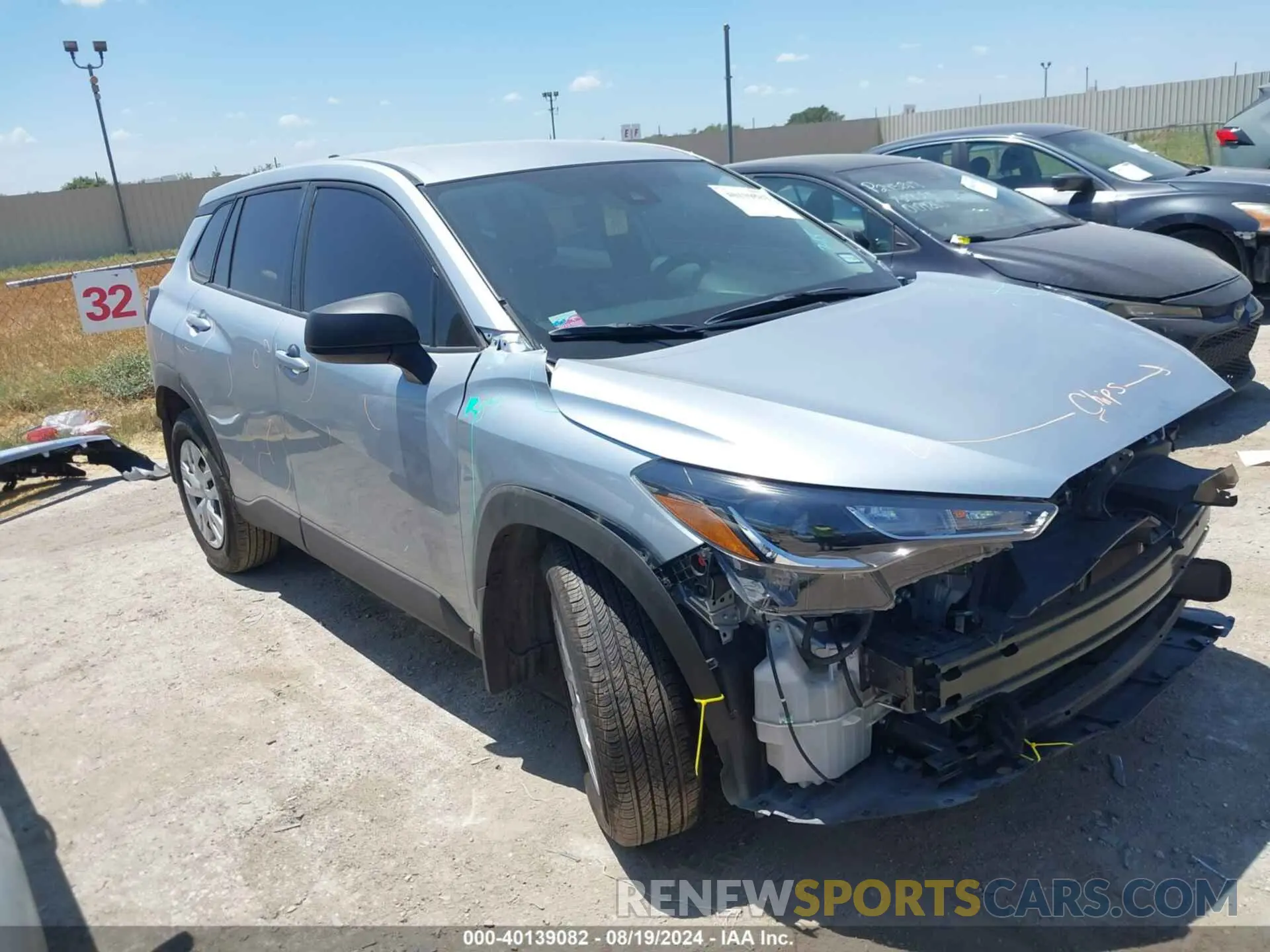 1 Photograph of a damaged car 7MUAAAAG2NV036950 TOYOTA COROLLA CROSS 2022