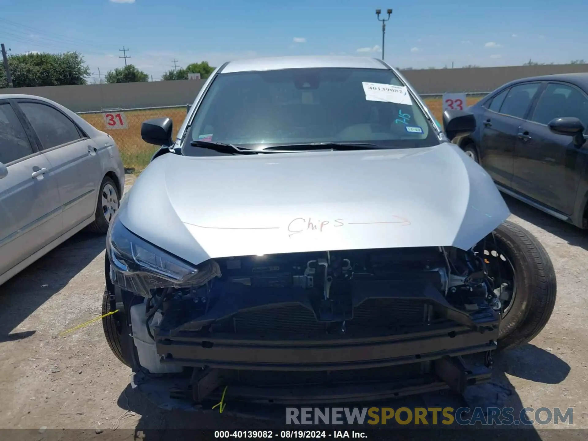 13 Photograph of a damaged car 7MUAAAAG2NV036950 TOYOTA COROLLA CROSS 2022