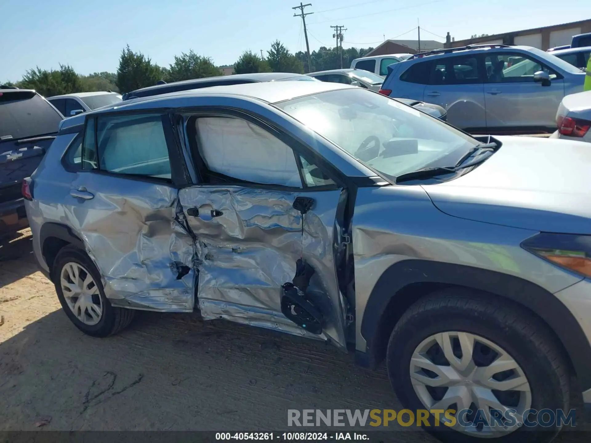 13 Photograph of a damaged car 7MUAAAAG9NV031485 TOYOTA COROLLA CROSS 2022