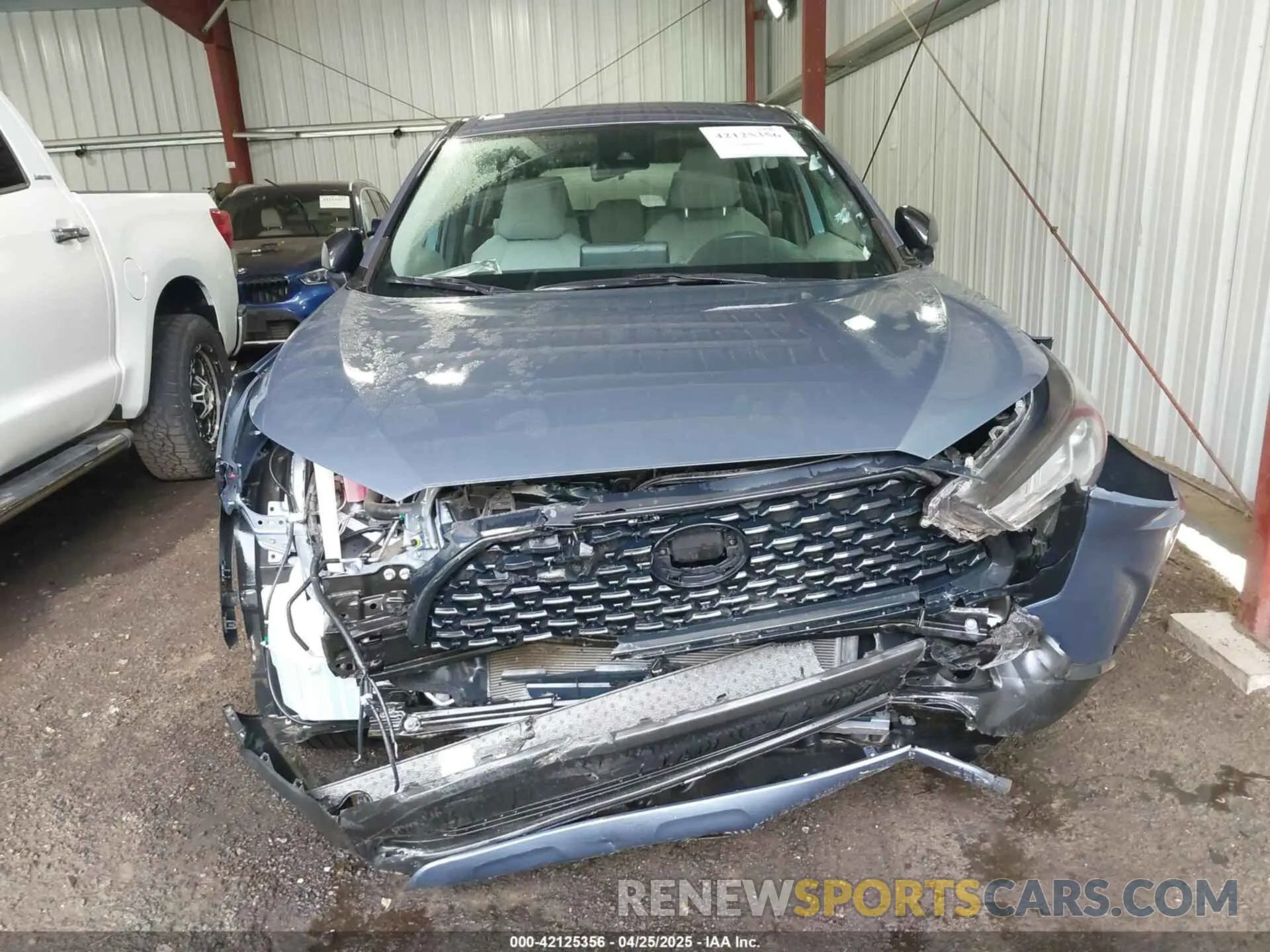 12 Photograph of a damaged car 7MUAAAAG9NV034659 TOYOTA COROLLA CROSS 2022