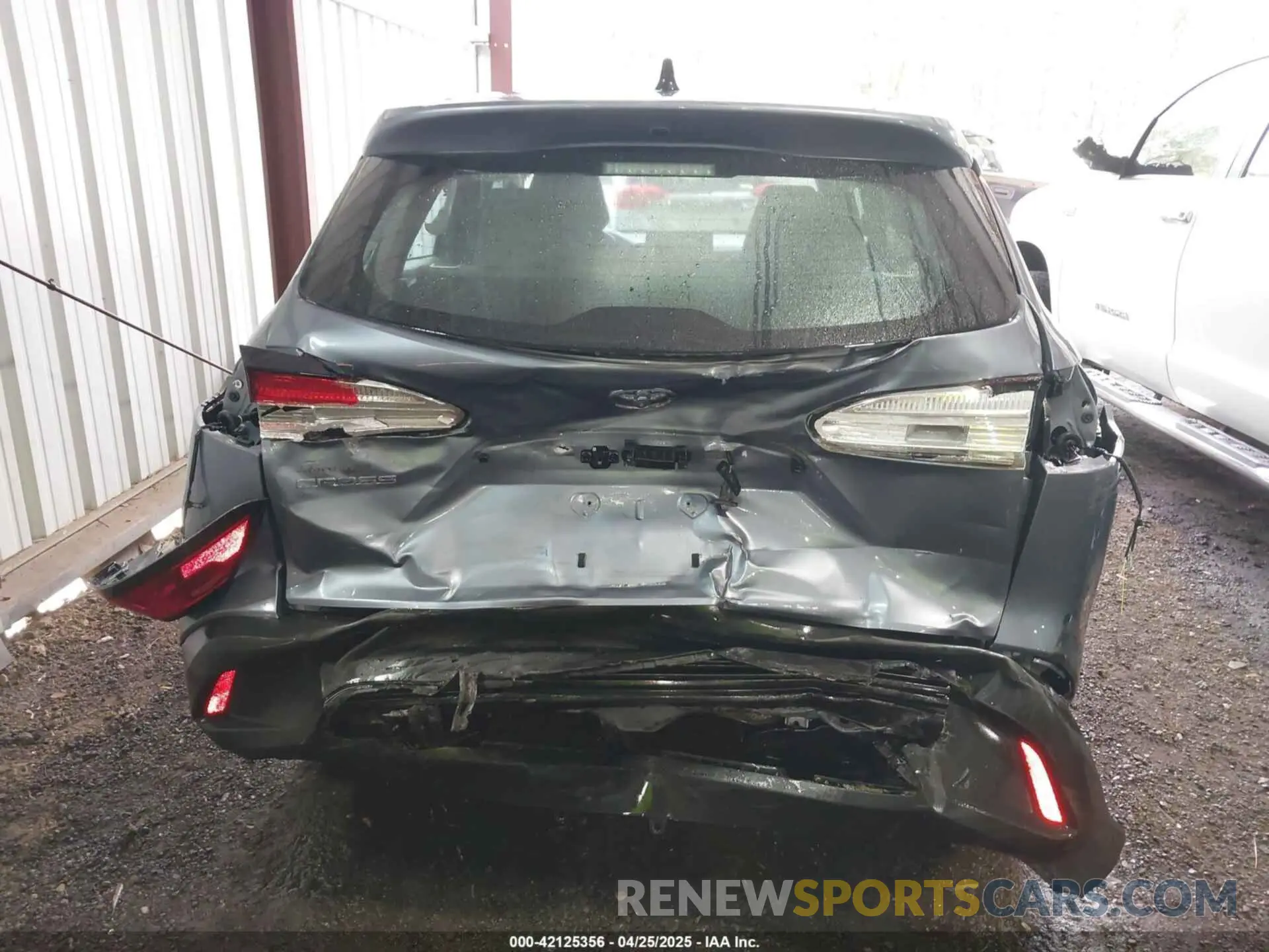 6 Photograph of a damaged car 7MUAAAAG9NV034659 TOYOTA COROLLA CROSS 2022