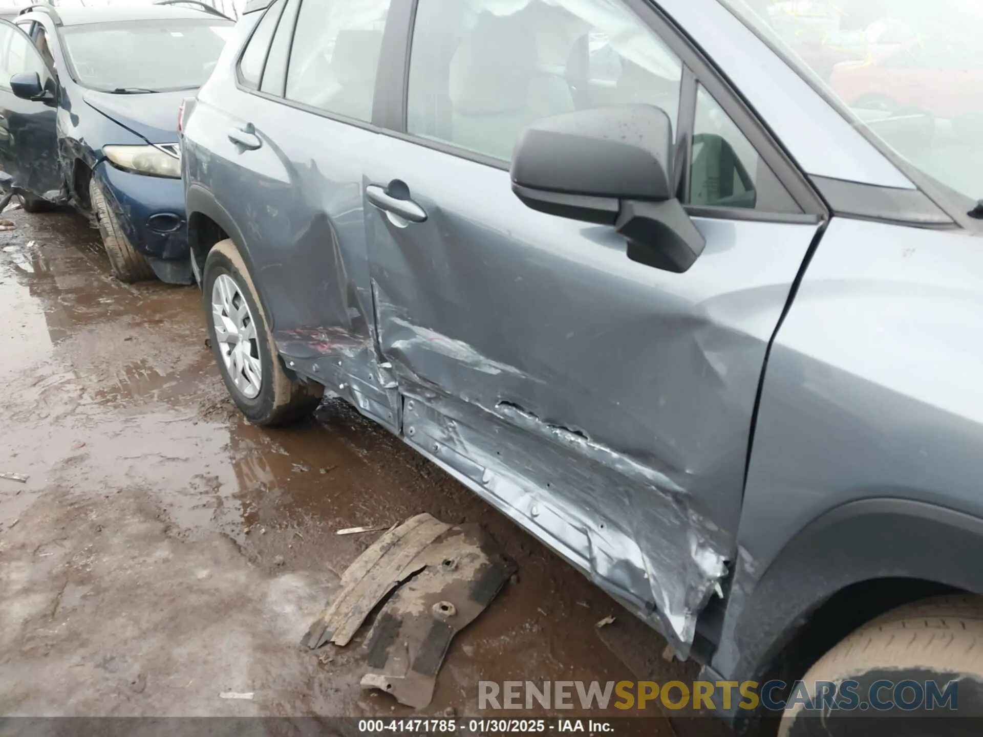 12 Photograph of a damaged car 7MUAAABG3NV040858 TOYOTA COROLLA CROSS 2022