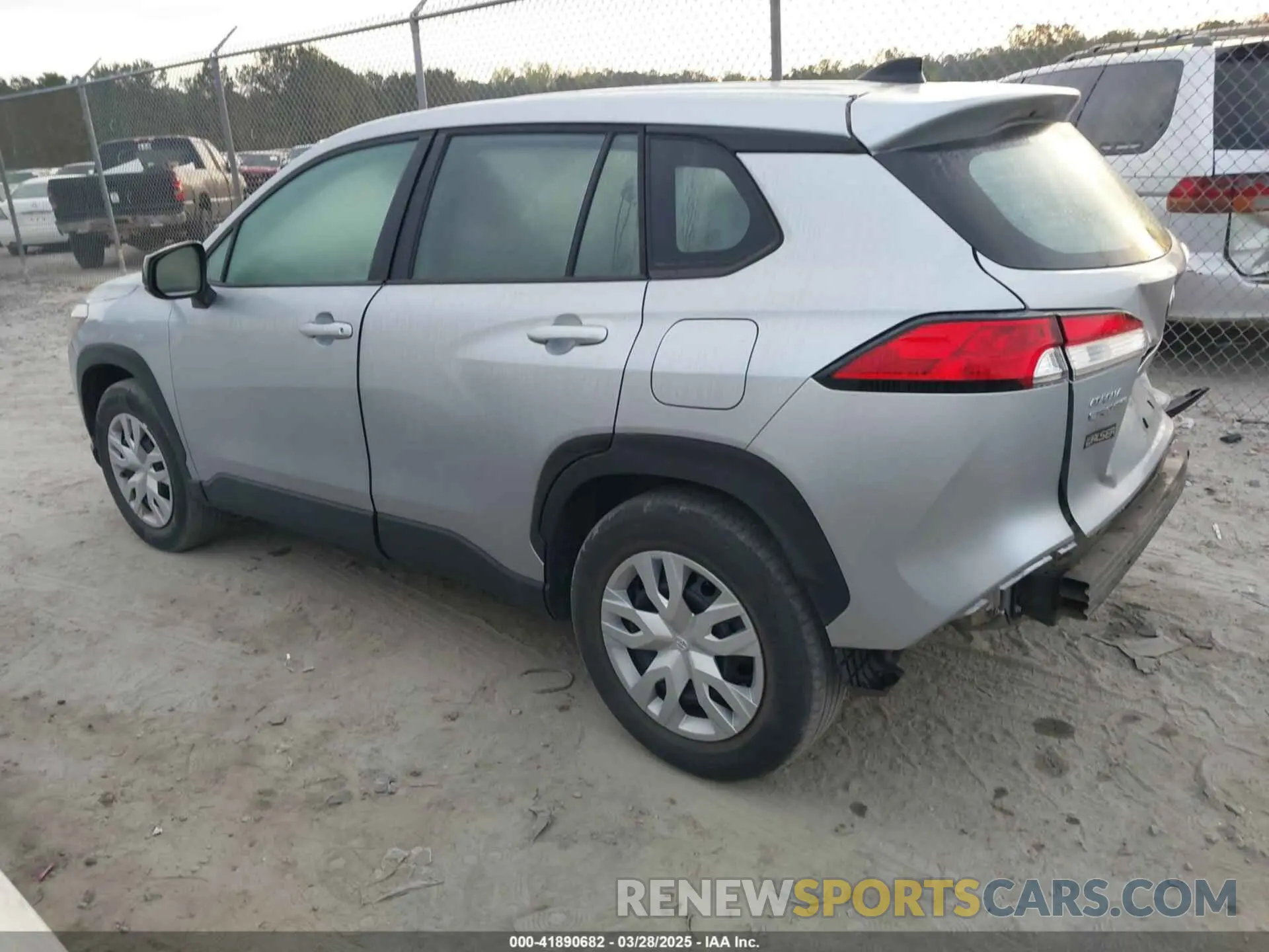 3 Photograph of a damaged car 7MUAAABG4NV002202 TOYOTA COROLLA CROSS 2022