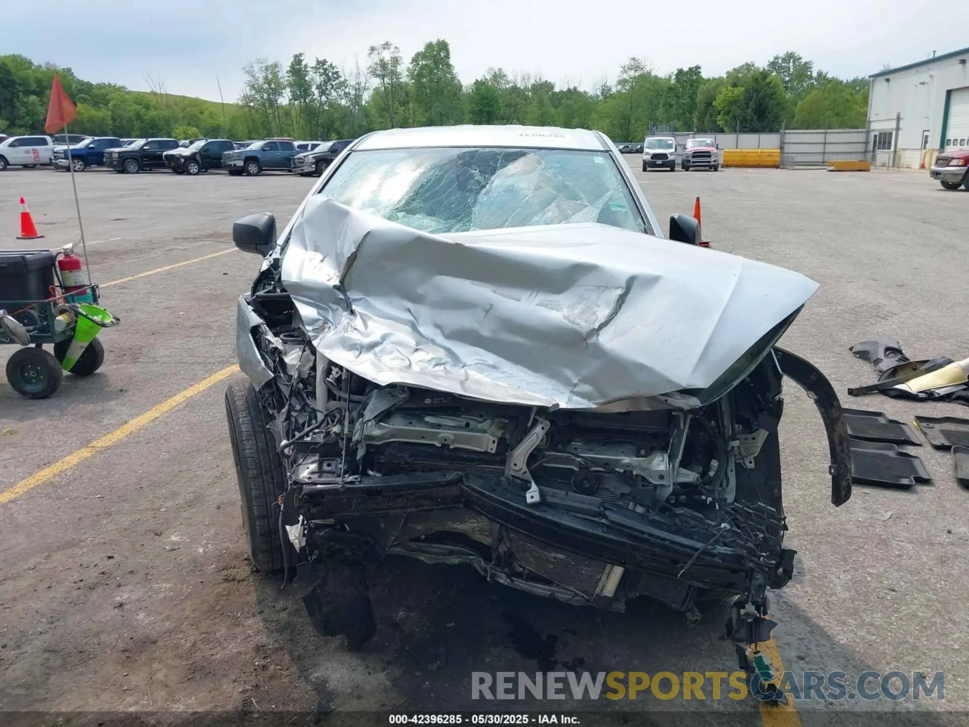 12 Photograph of a damaged car 7MUAAABG5NV013841 TOYOTA COROLLA CROSS 2022
