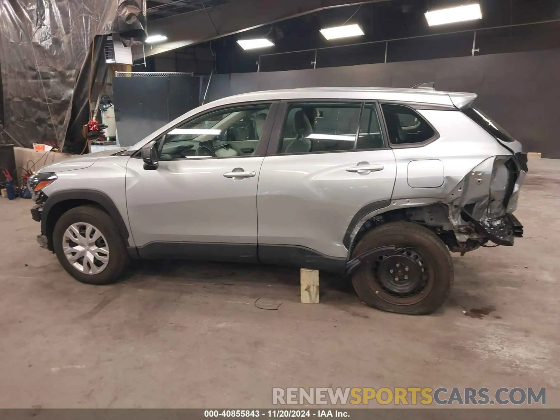 15 Photograph of a damaged car 7MUAAABG6NV023617 TOYOTA COROLLA CROSS 2022