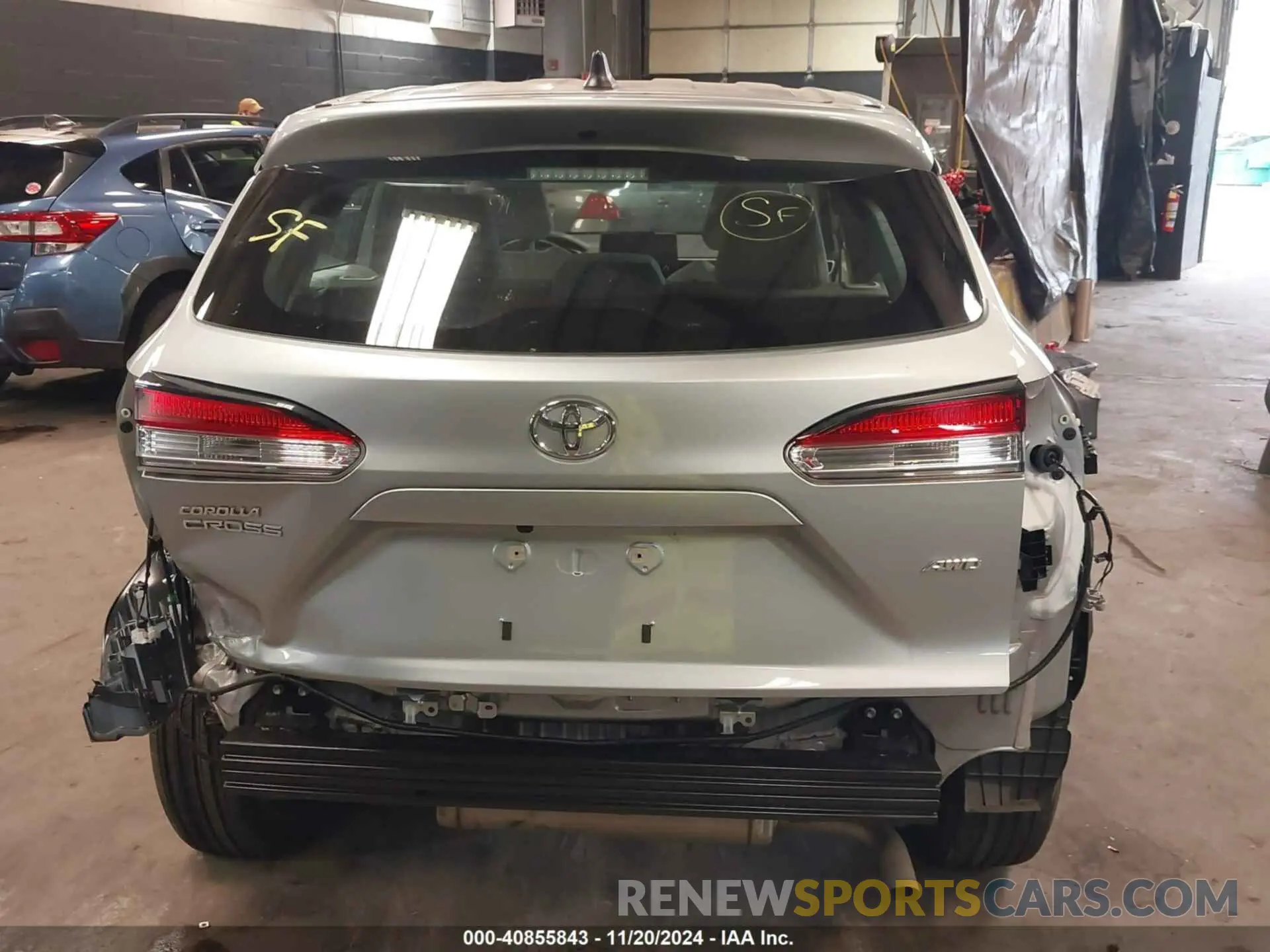17 Photograph of a damaged car 7MUAAABG6NV023617 TOYOTA COROLLA CROSS 2022