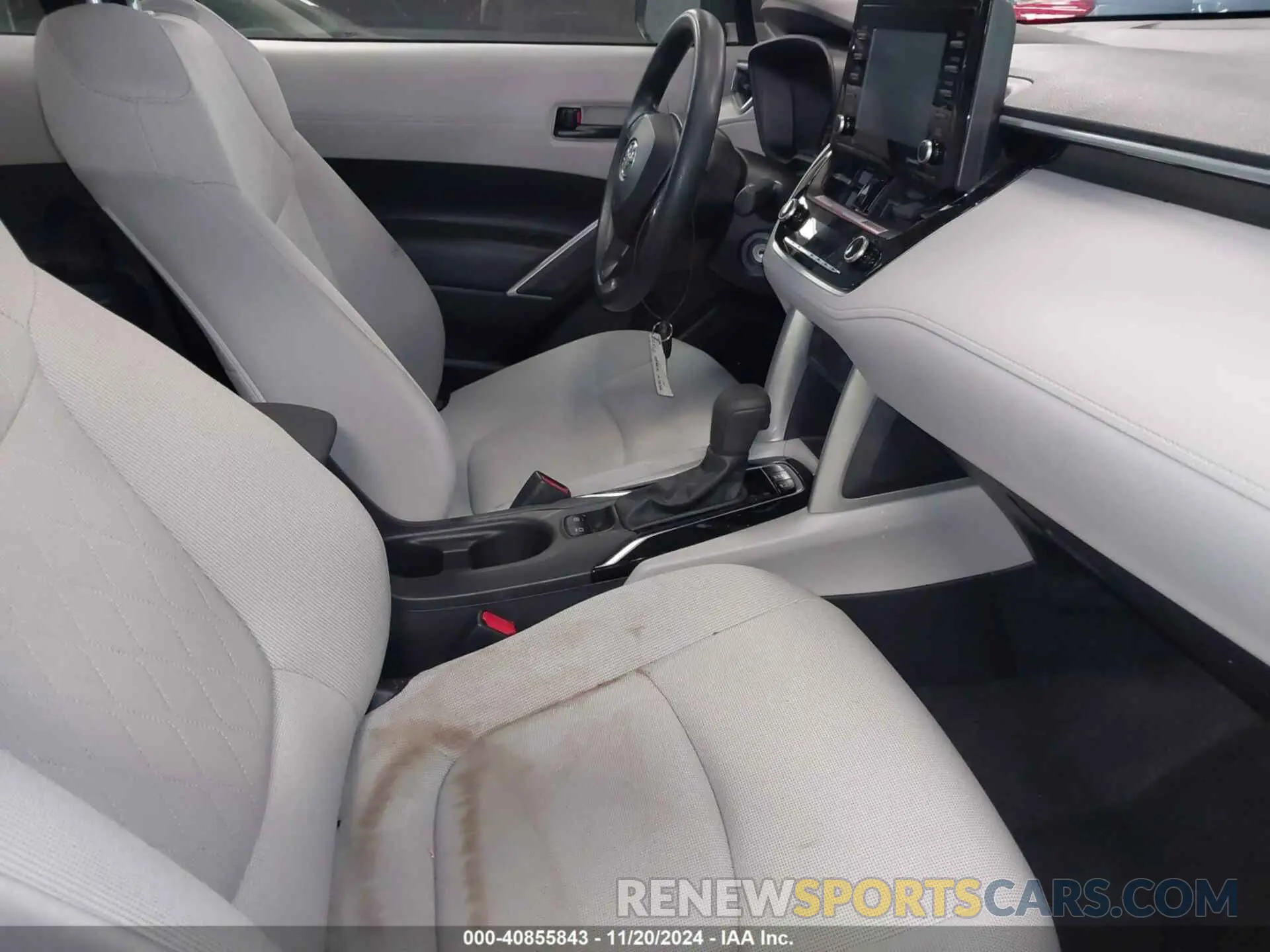 5 Photograph of a damaged car 7MUAAABG6NV023617 TOYOTA COROLLA CROSS 2022