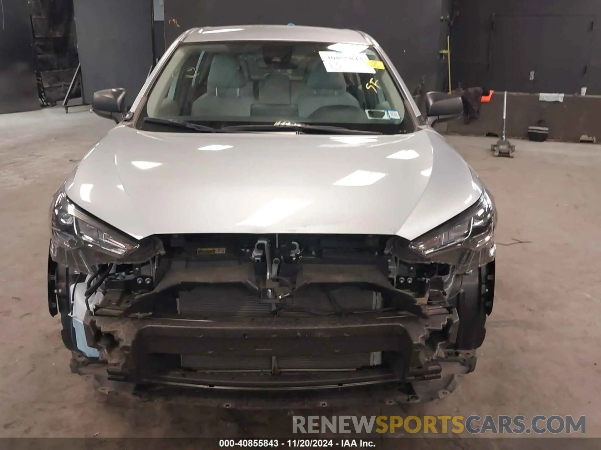 6 Photograph of a damaged car 7MUAAABG6NV023617 TOYOTA COROLLA CROSS 2022