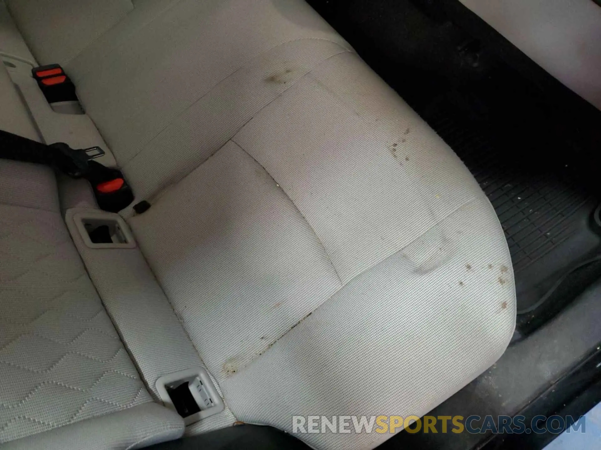8 Photograph of a damaged car 7MUAAABG9NV016872 TOYOTA COROLLA CROSS 2022