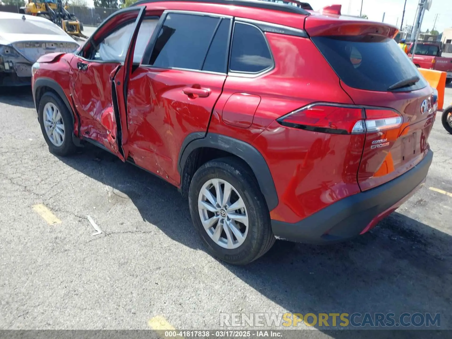 3 Photograph of a damaged car 7MUBAAAG0NV006009 TOYOTA COROLLA CROSS 2022