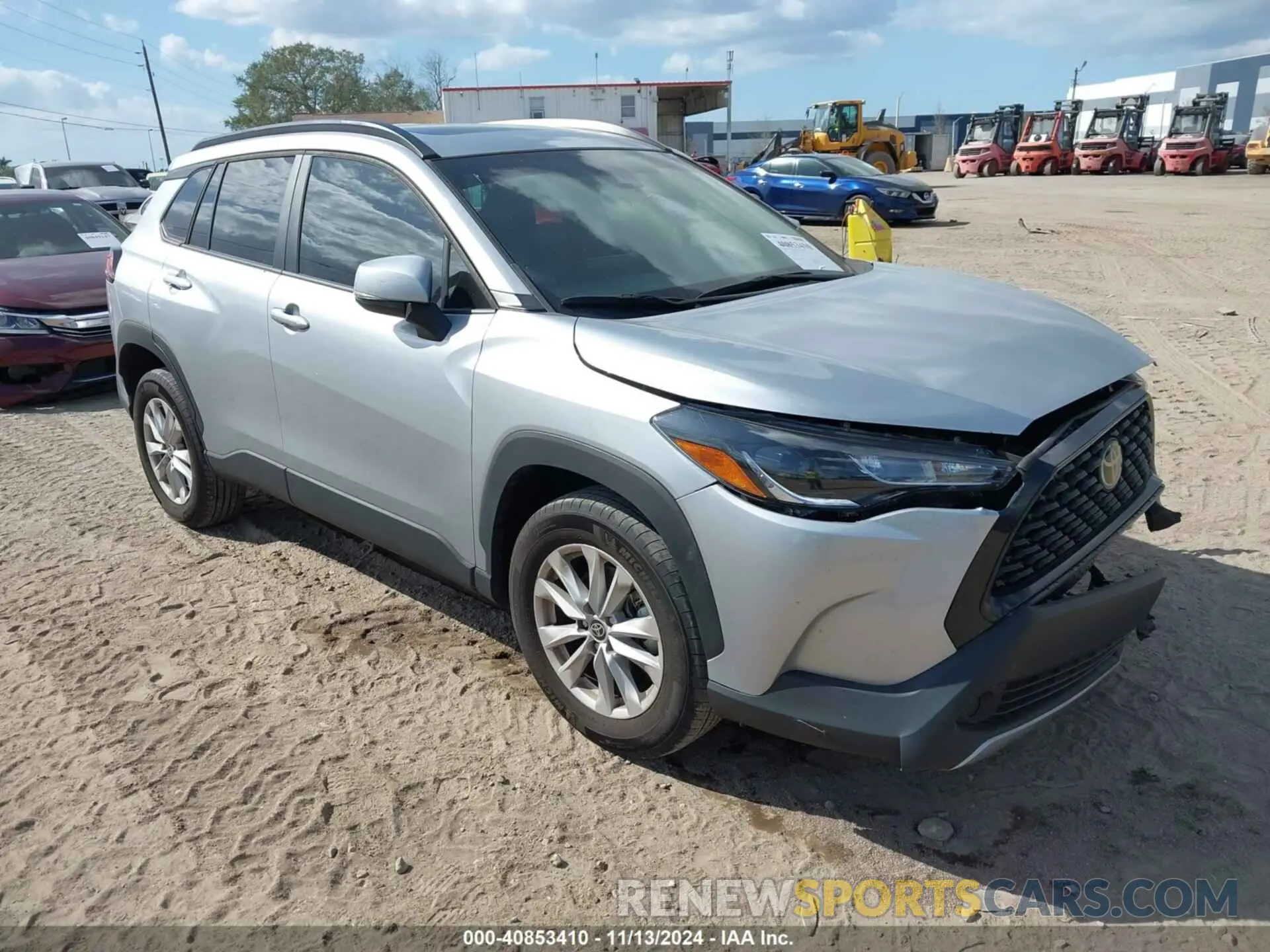 1 Photograph of a damaged car 7MUBAAAG5NV019225 TOYOTA COROLLA CROSS 2022