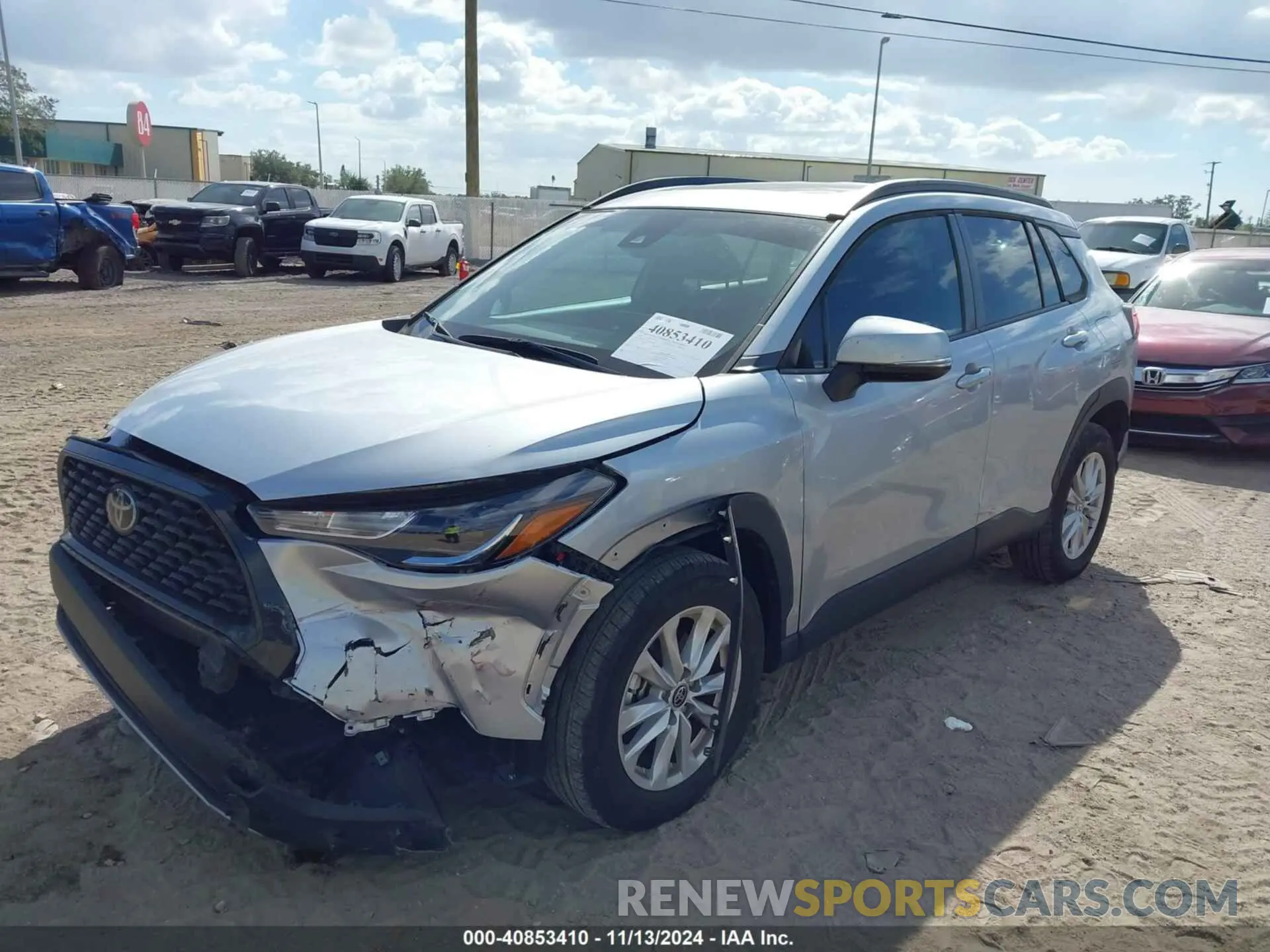 2 Photograph of a damaged car 7MUBAAAG5NV019225 TOYOTA COROLLA CROSS 2022