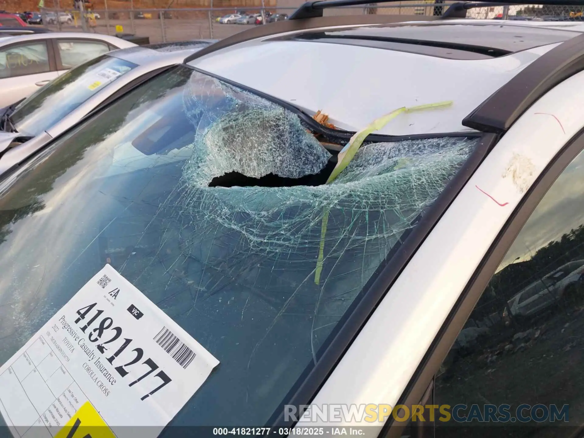 6 Photograph of a damaged car 7MUBAABG0NV030759 TOYOTA COROLLA CROSS 2022