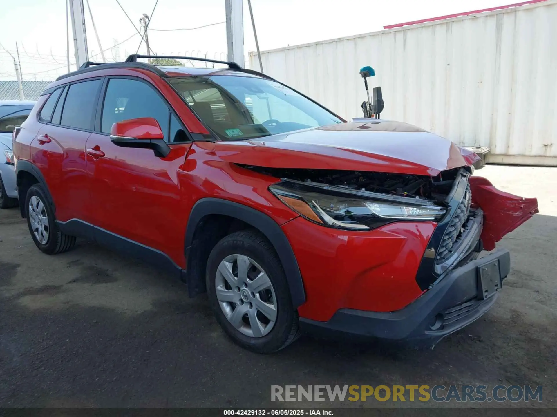 1 Photograph of a damaged car 7MUBAABG2NV025644 TOYOTA COROLLA CROSS 2022