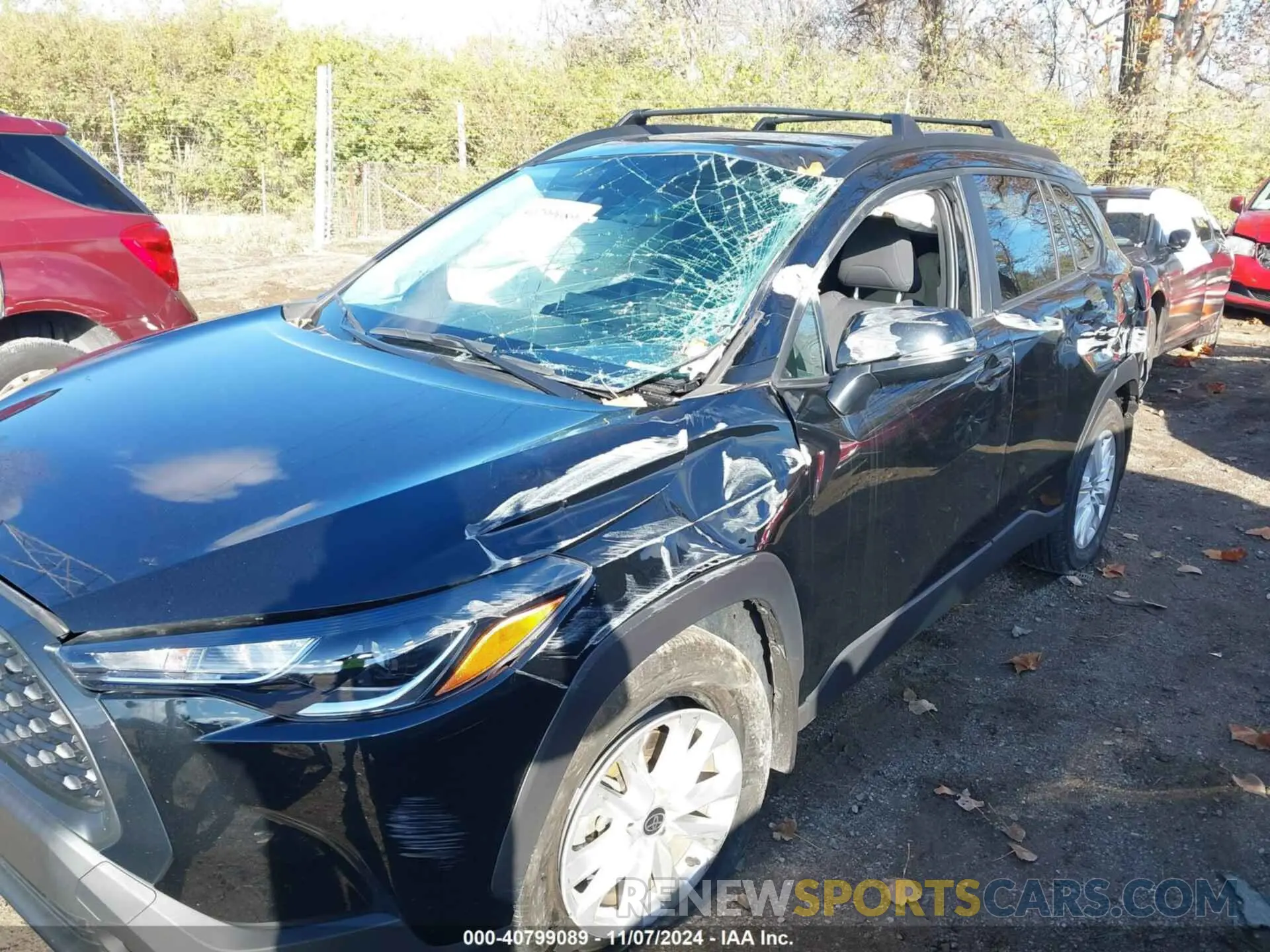 6 Photograph of a damaged car 7MUBAABG4NV003953 TOYOTA COROLLA CROSS 2022