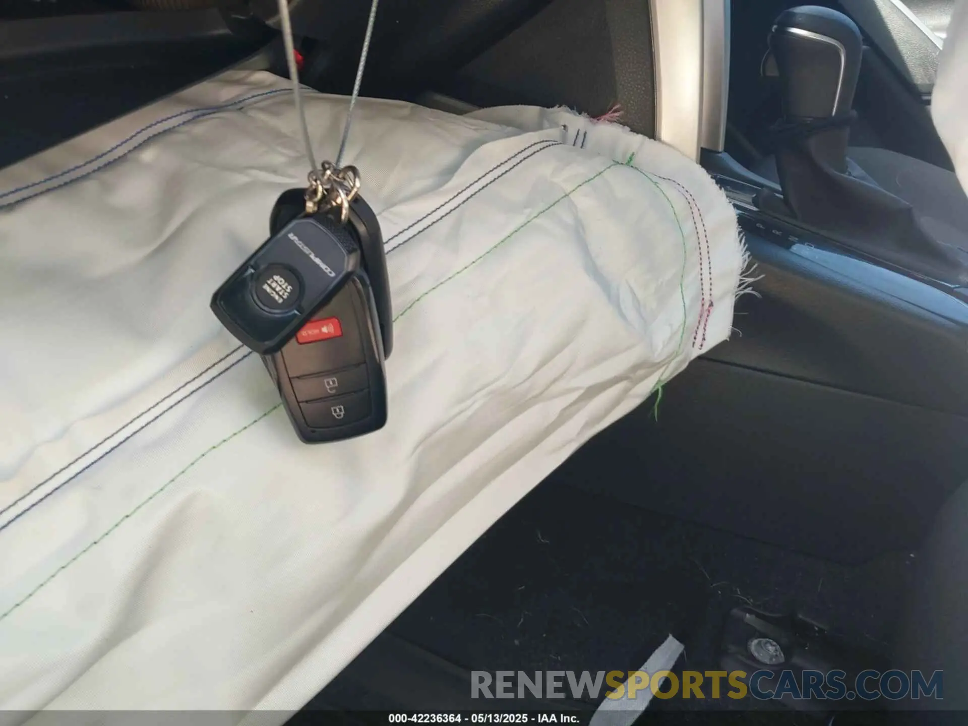 11 Photograph of a damaged car 7MUBAABG7NV016082 TOYOTA COROLLA CROSS 2022