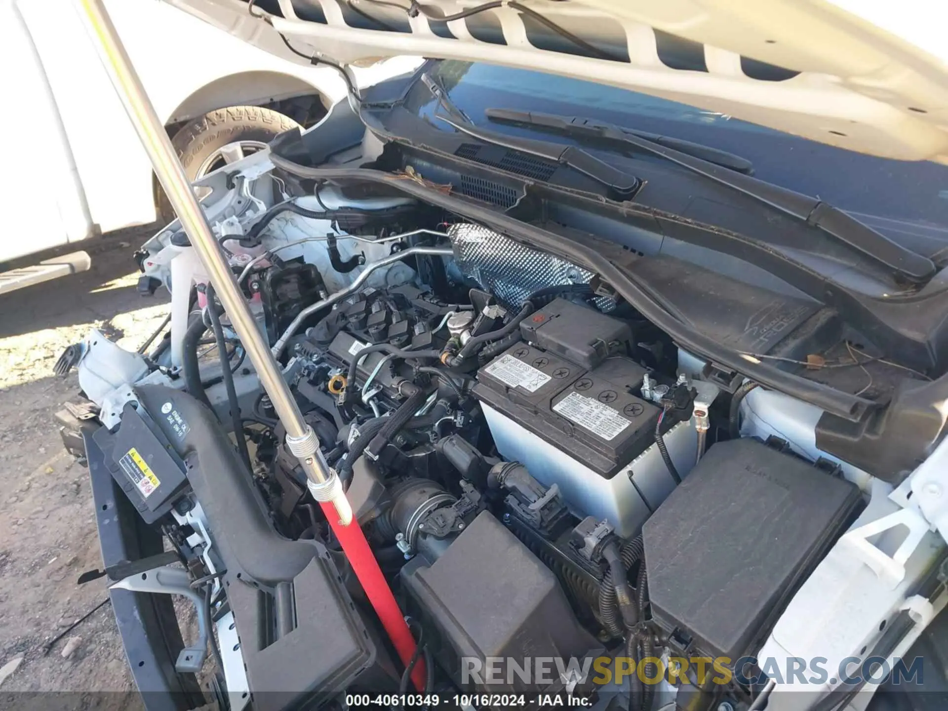 10 Photograph of a damaged car 7MUBAABG8NV017399 TOYOTA COROLLA CROSS 2022