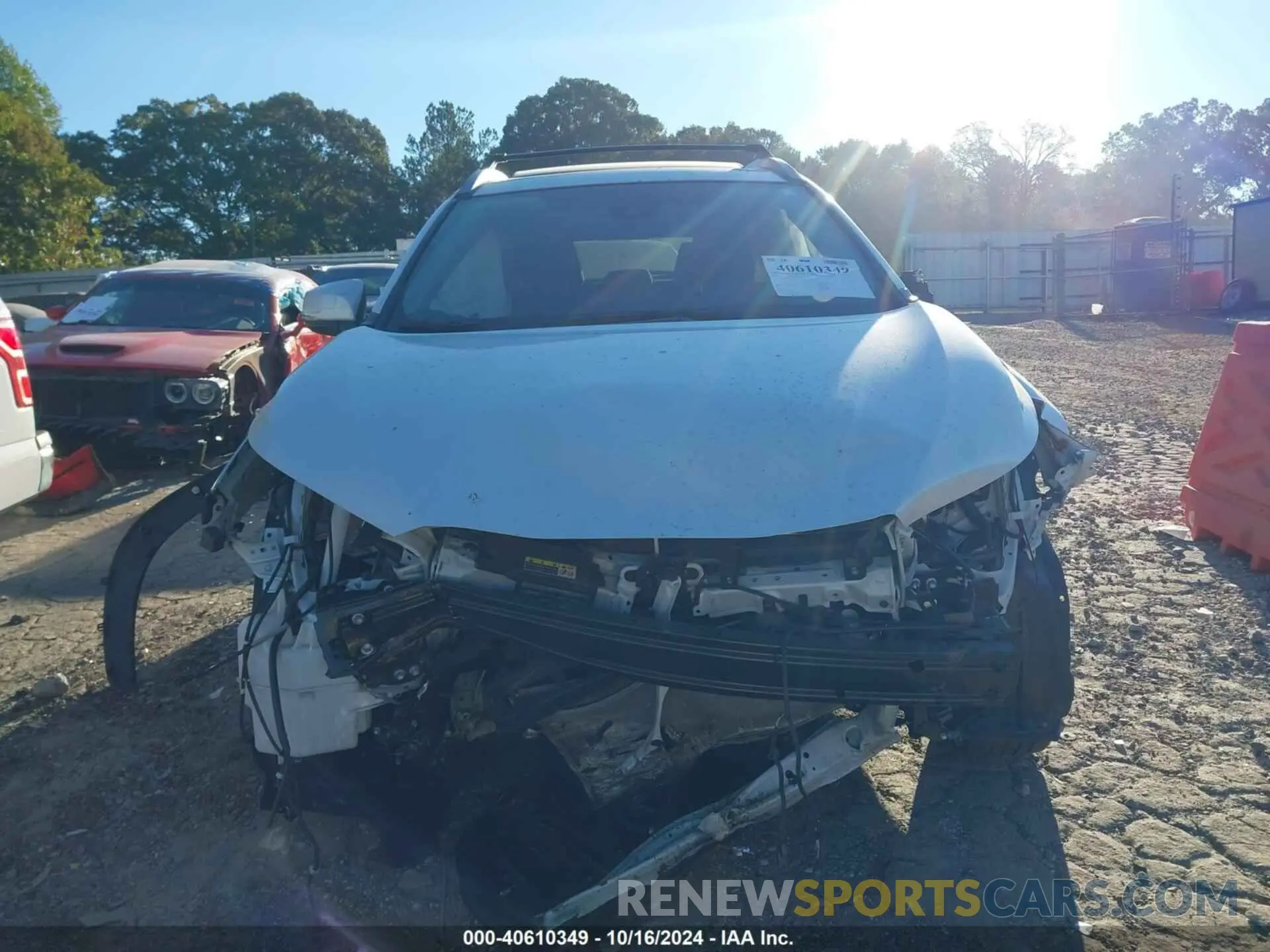 12 Photograph of a damaged car 7MUBAABG8NV017399 TOYOTA COROLLA CROSS 2022
