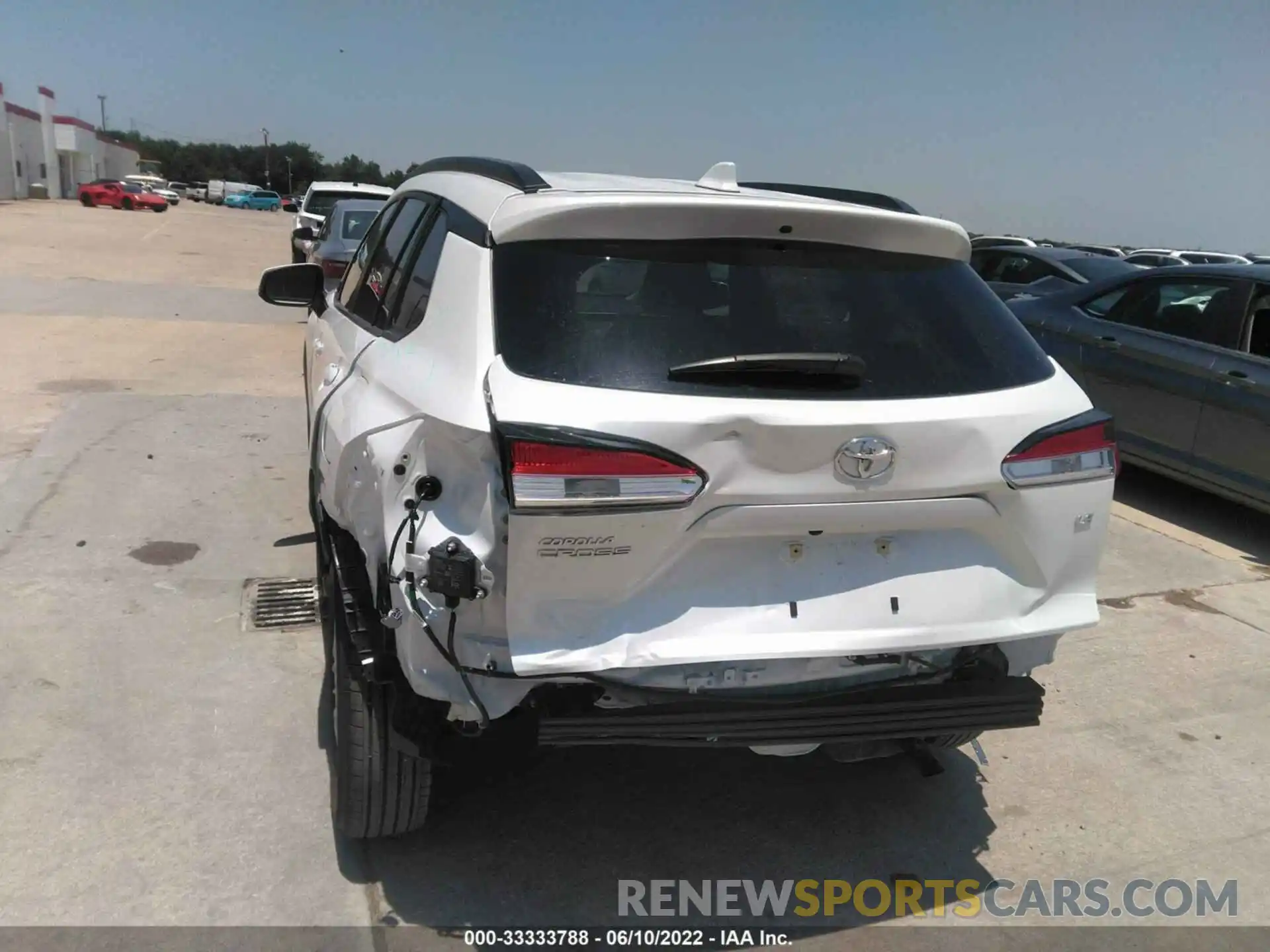 6 Photograph of a damaged car 7MUCAAAG2NV009126 TOYOTA COROLLA CROSS 2022