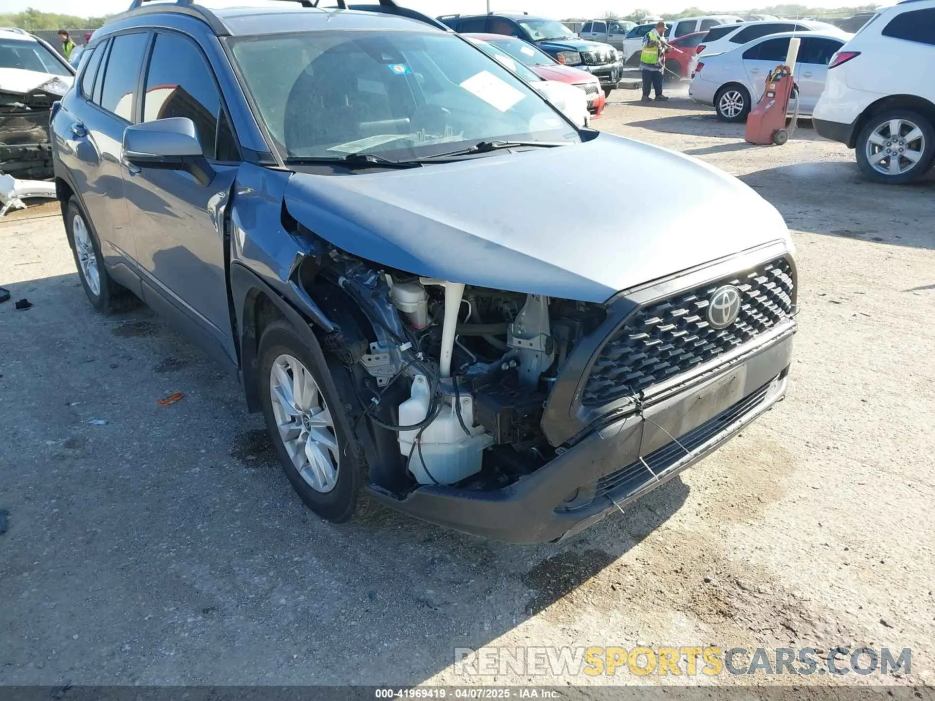 6 Photograph of a damaged car 7MUCAAAG3NV009667 TOYOTA COROLLA CROSS 2022