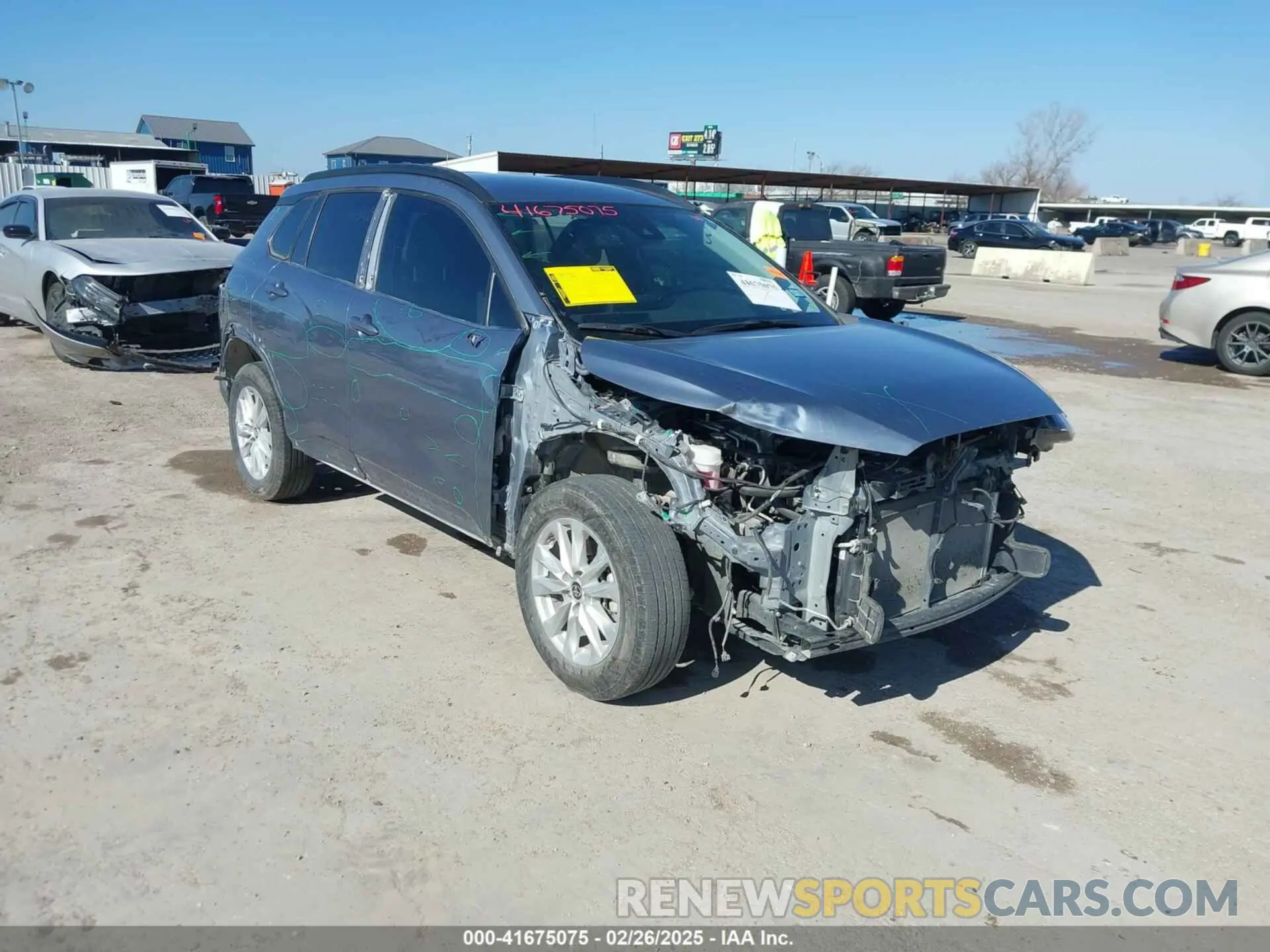 1 Photograph of a damaged car 7MUCAAAG4NV021844 TOYOTA COROLLA CROSS 2022