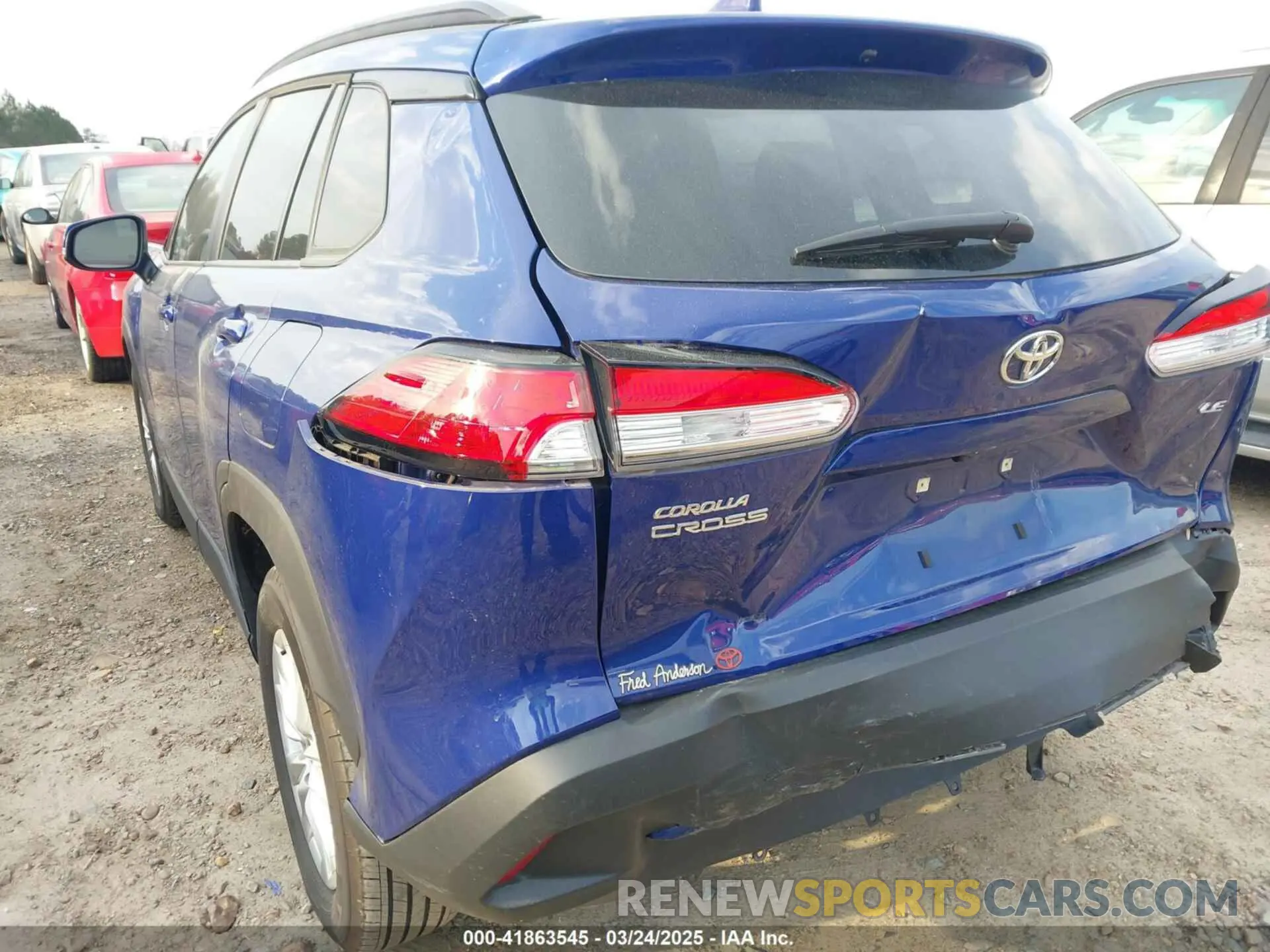6 Photograph of a damaged car 7MUCAAAG6NV018136 TOYOTA COROLLA CROSS 2022