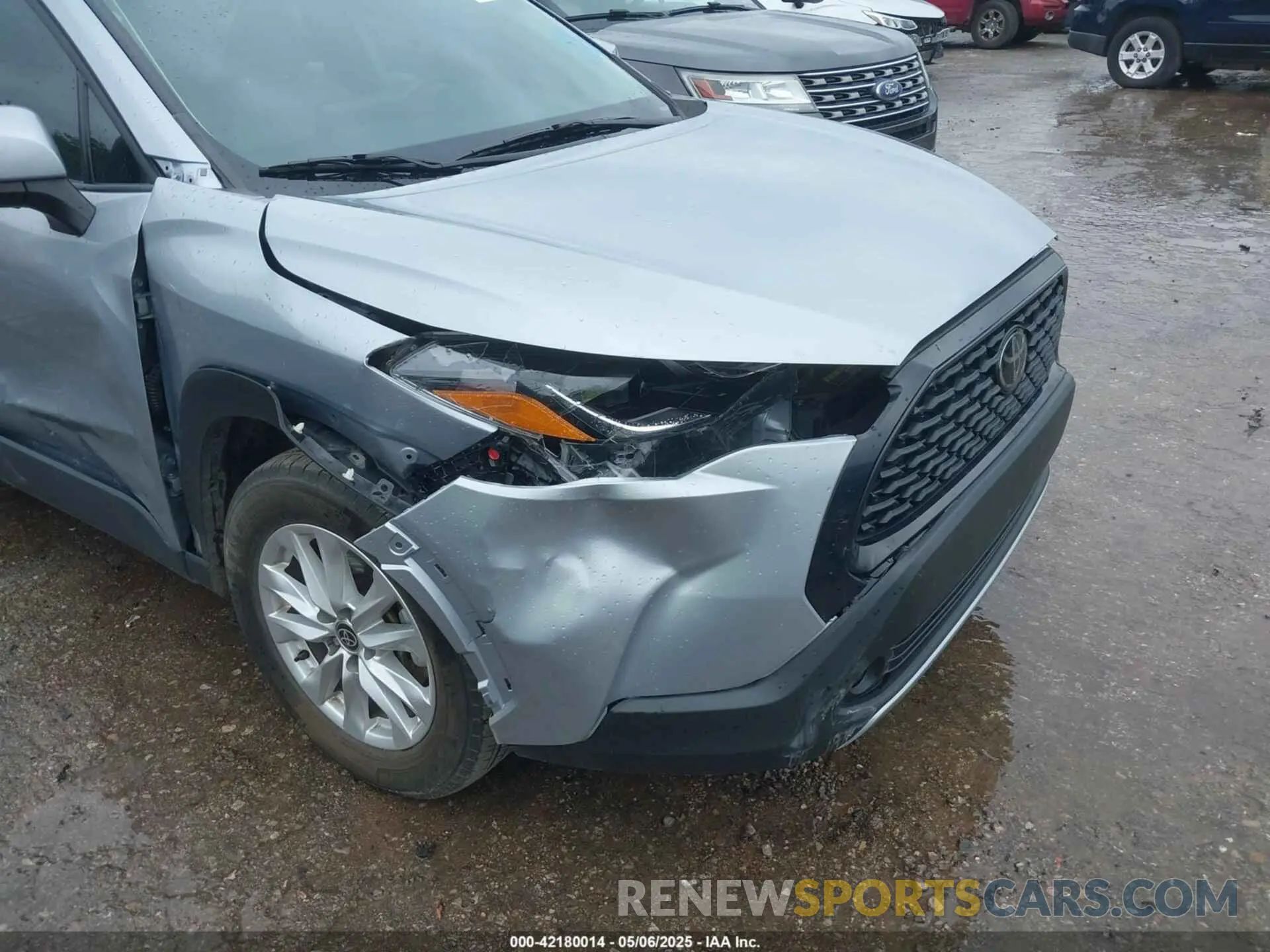 6 Photograph of a damaged car 7MUCAAAG8NV032815 TOYOTA COROLLA CROSS 2022
