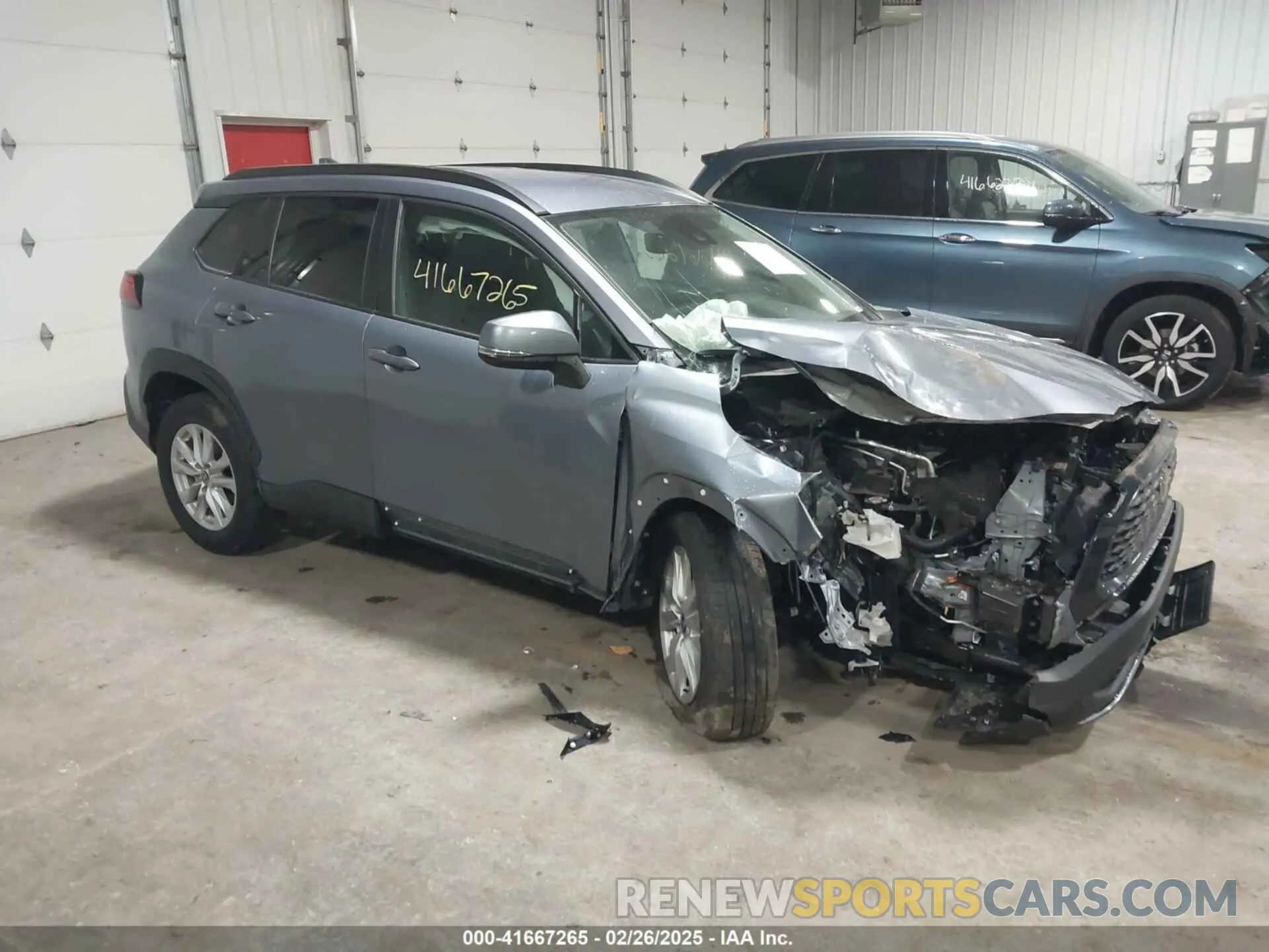 1 Photograph of a damaged car 7MUCAABG0NV022584 TOYOTA COROLLA CROSS 2022