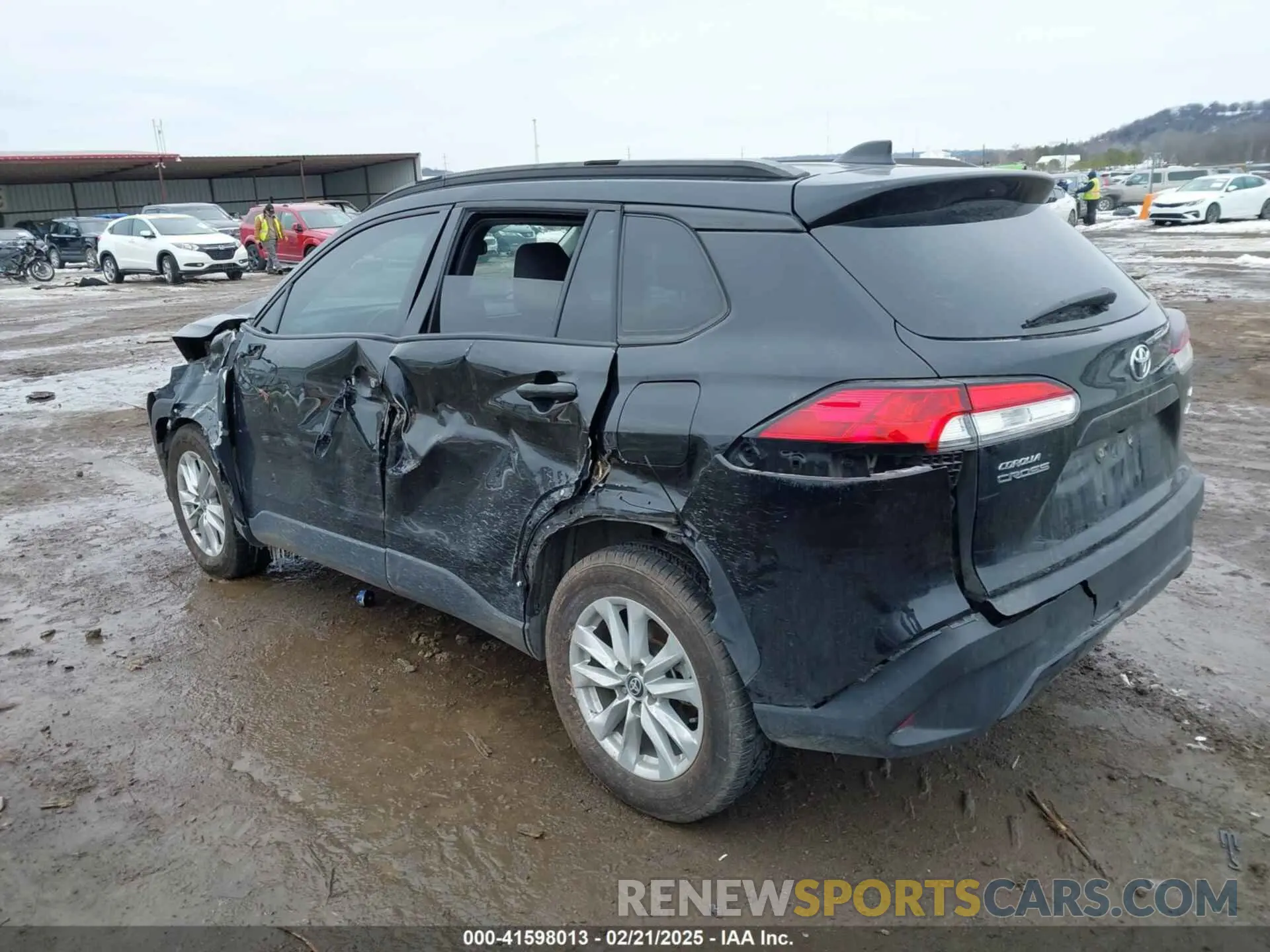 3 Photograph of a damaged car 7MUCAABG1NV034436 TOYOTA COROLLA CROSS 2022