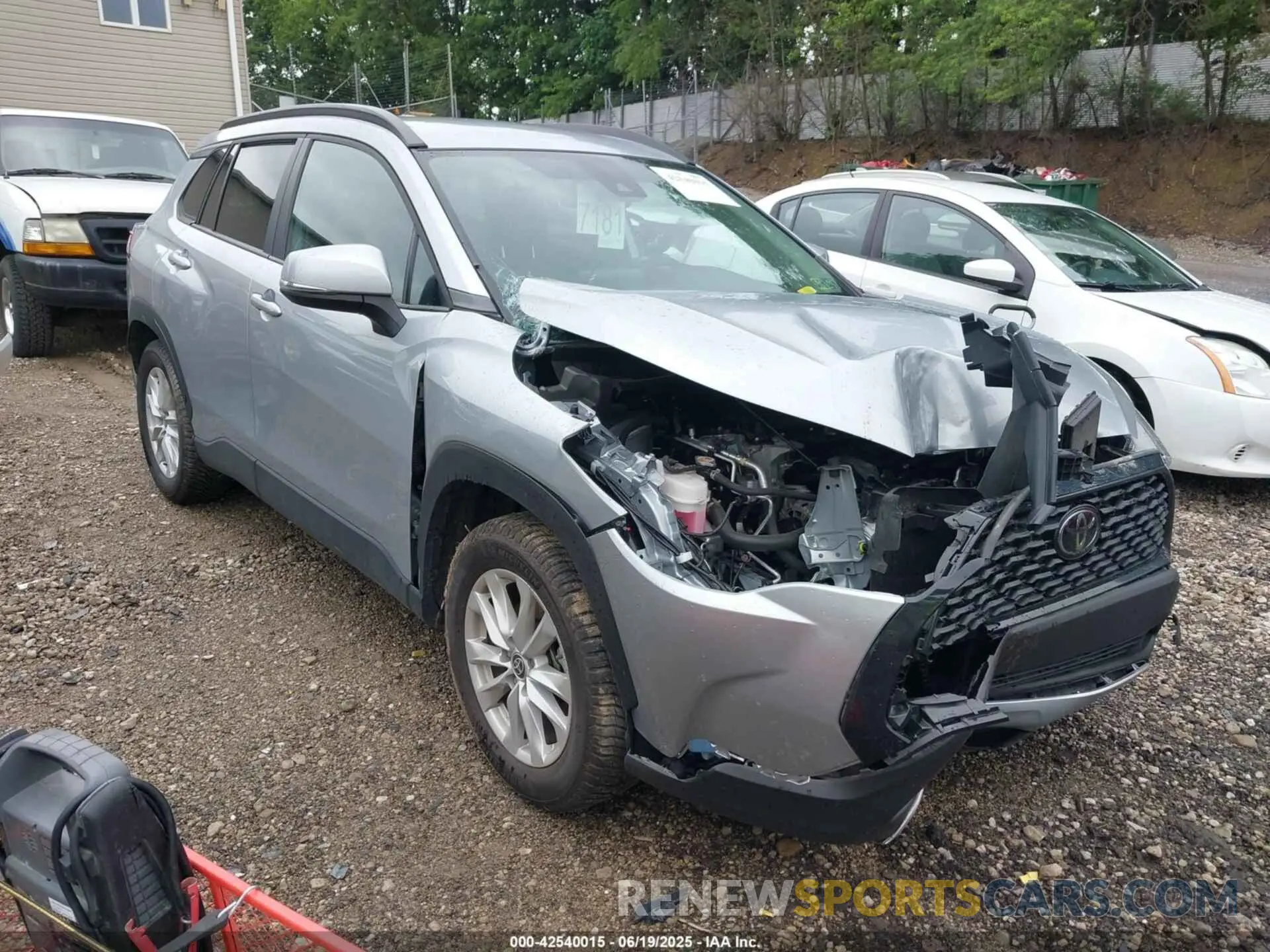 1 Photograph of a damaged car 7MUCAABG2NV001543 TOYOTA COROLLA CROSS 2022