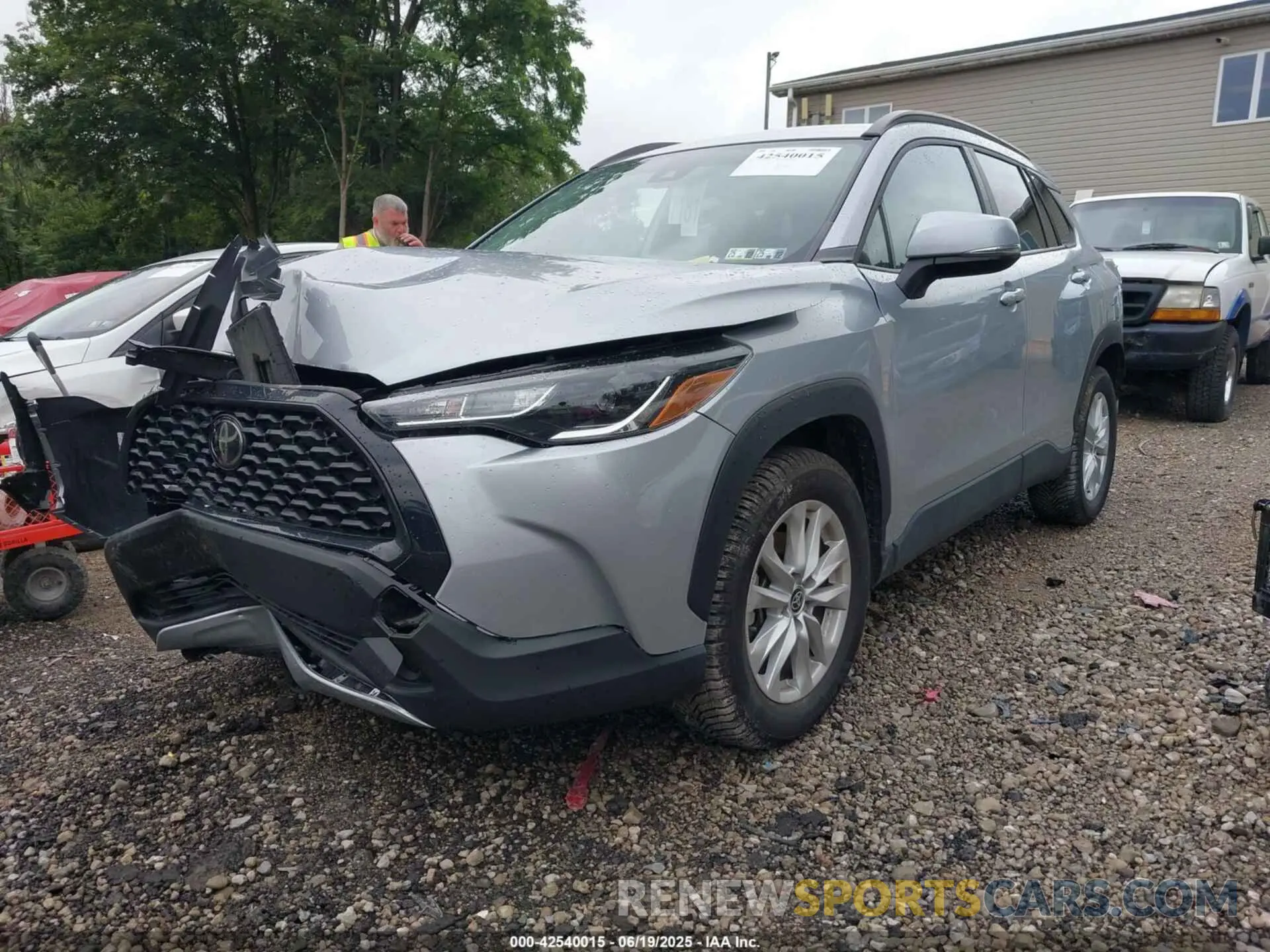 2 Photograph of a damaged car 7MUCAABG2NV001543 TOYOTA COROLLA CROSS 2022
