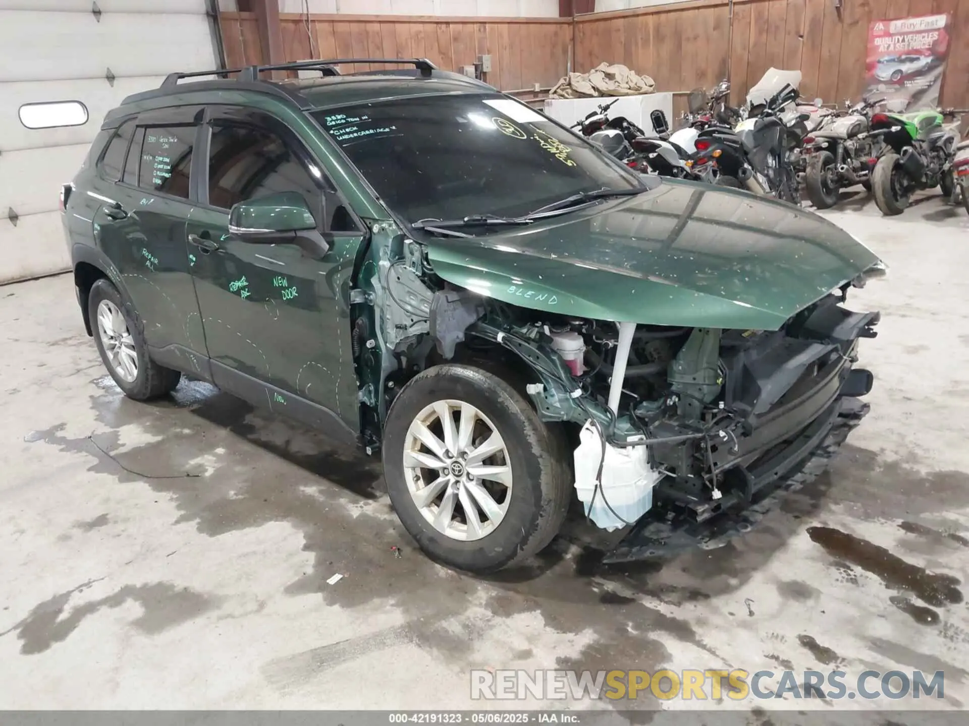1 Photograph of a damaged car 7MUCAABG2NV038656 TOYOTA COROLLA CROSS 2022