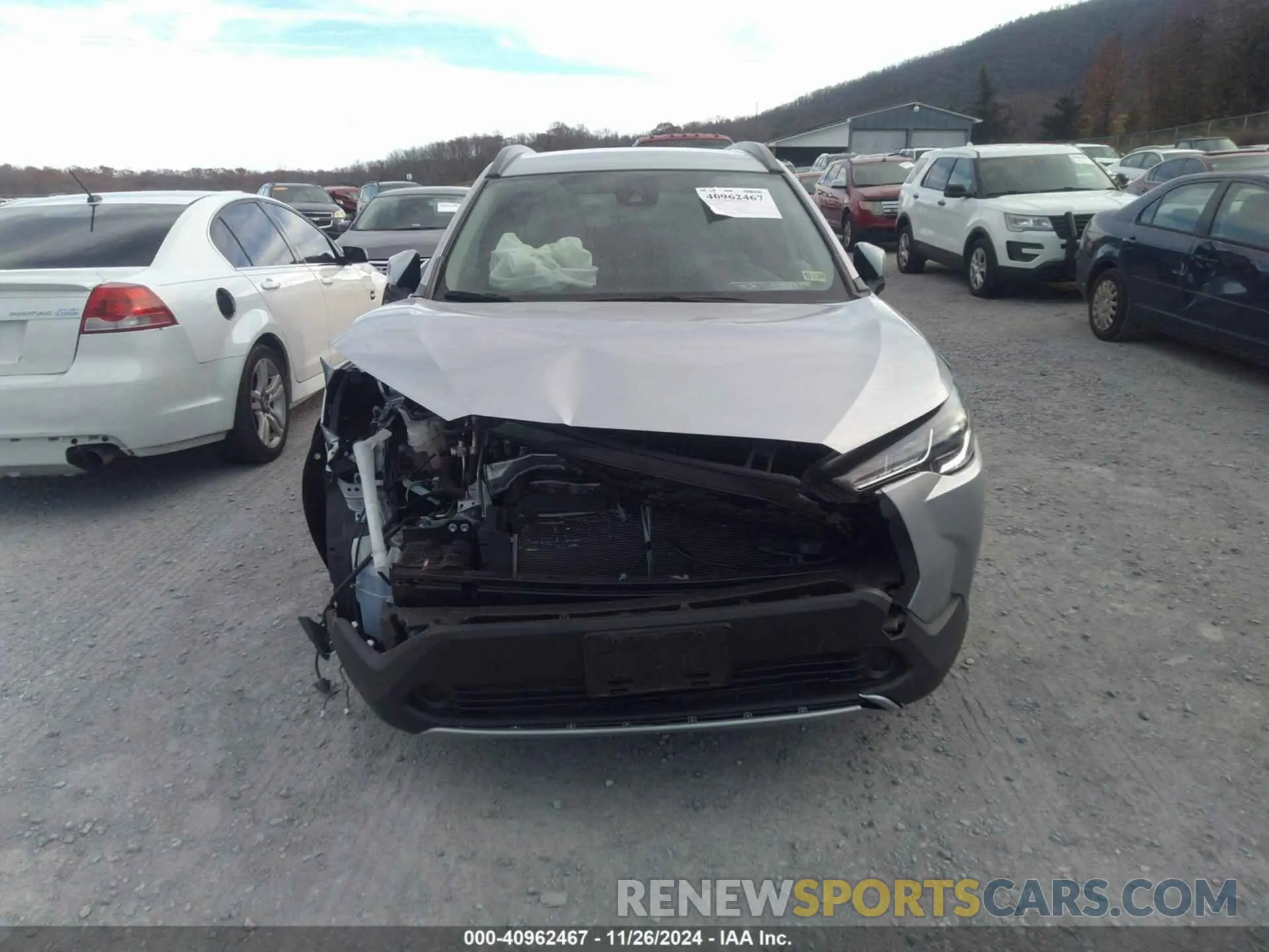 12 Photograph of a damaged car 7MUCAABG6NV034559 TOYOTA COROLLA CROSS 2022