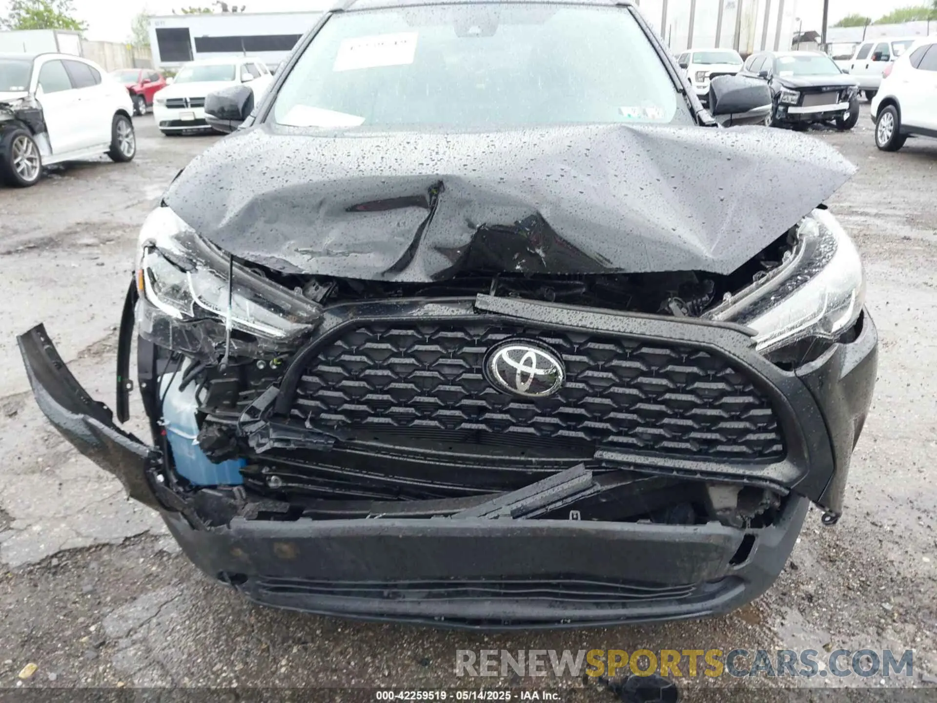 6 Photograph of a damaged car 7MUCAABG8NV004527 TOYOTA COROLLA CROSS 2022