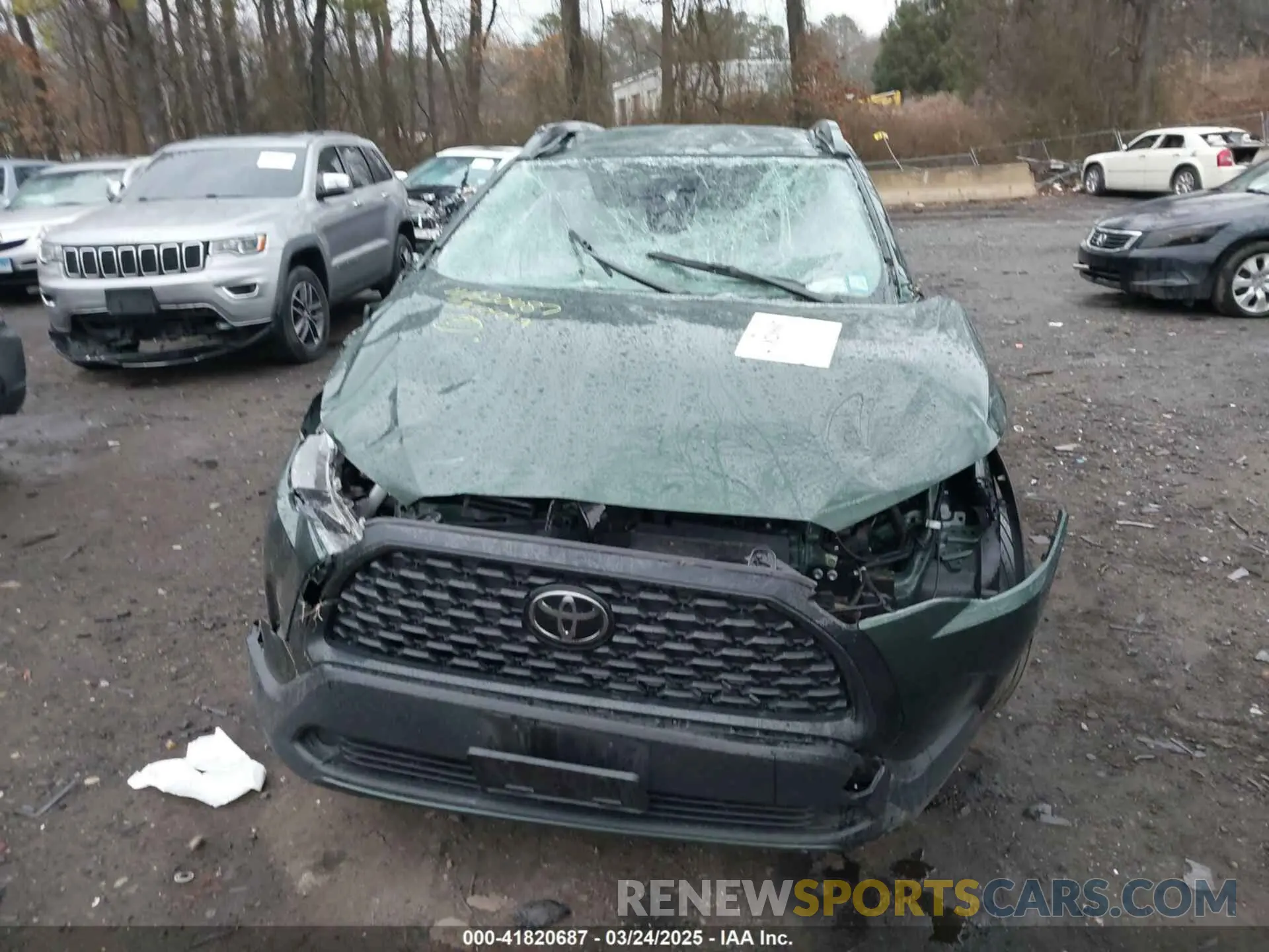 11 Photograph of a damaged car 7MUCAABG8NV030299 TOYOTA COROLLA CROSS 2022
