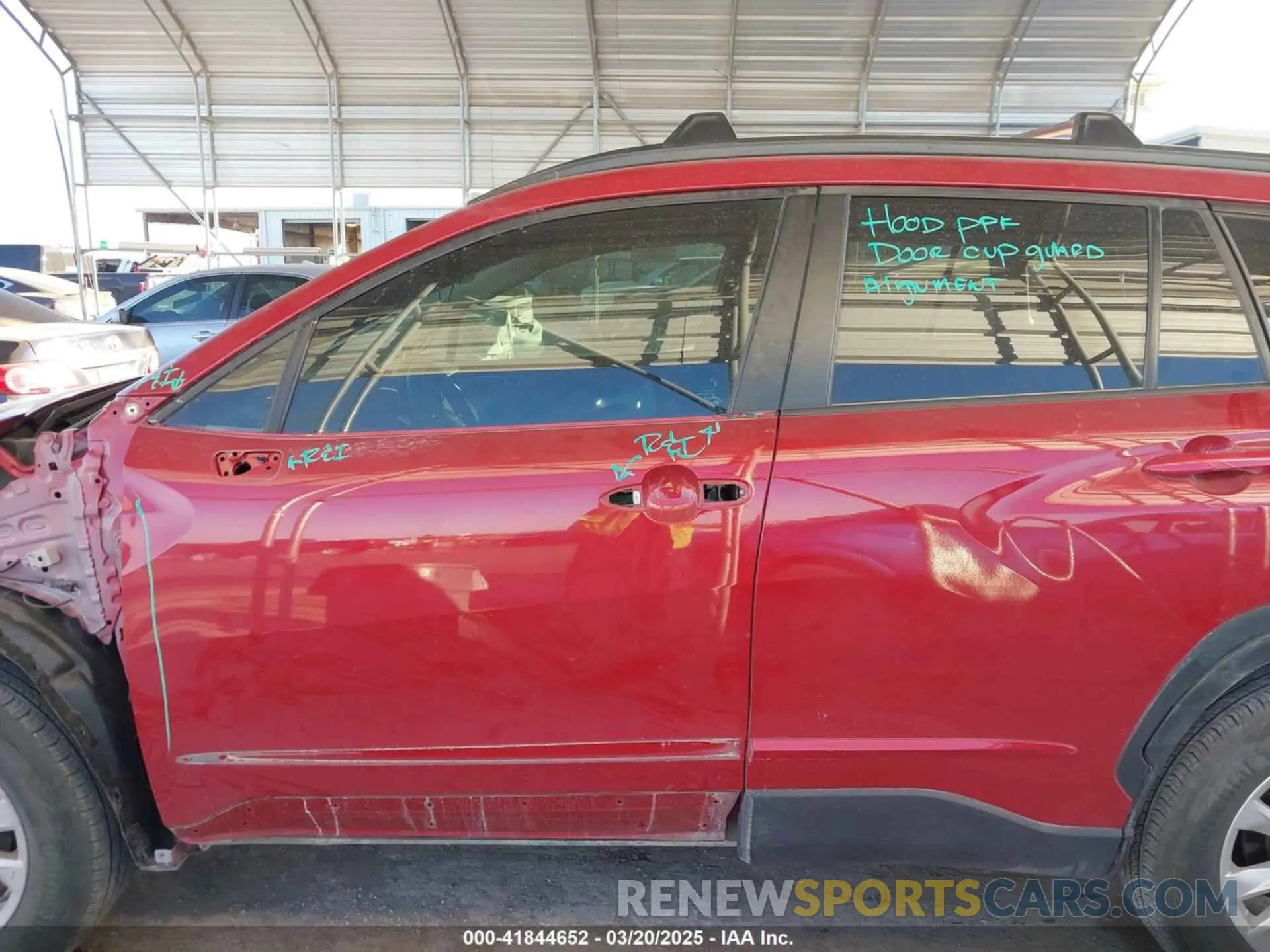 15 Photograph of a damaged car 7MUCAABG8NV038550 TOYOTA COROLLA CROSS 2022