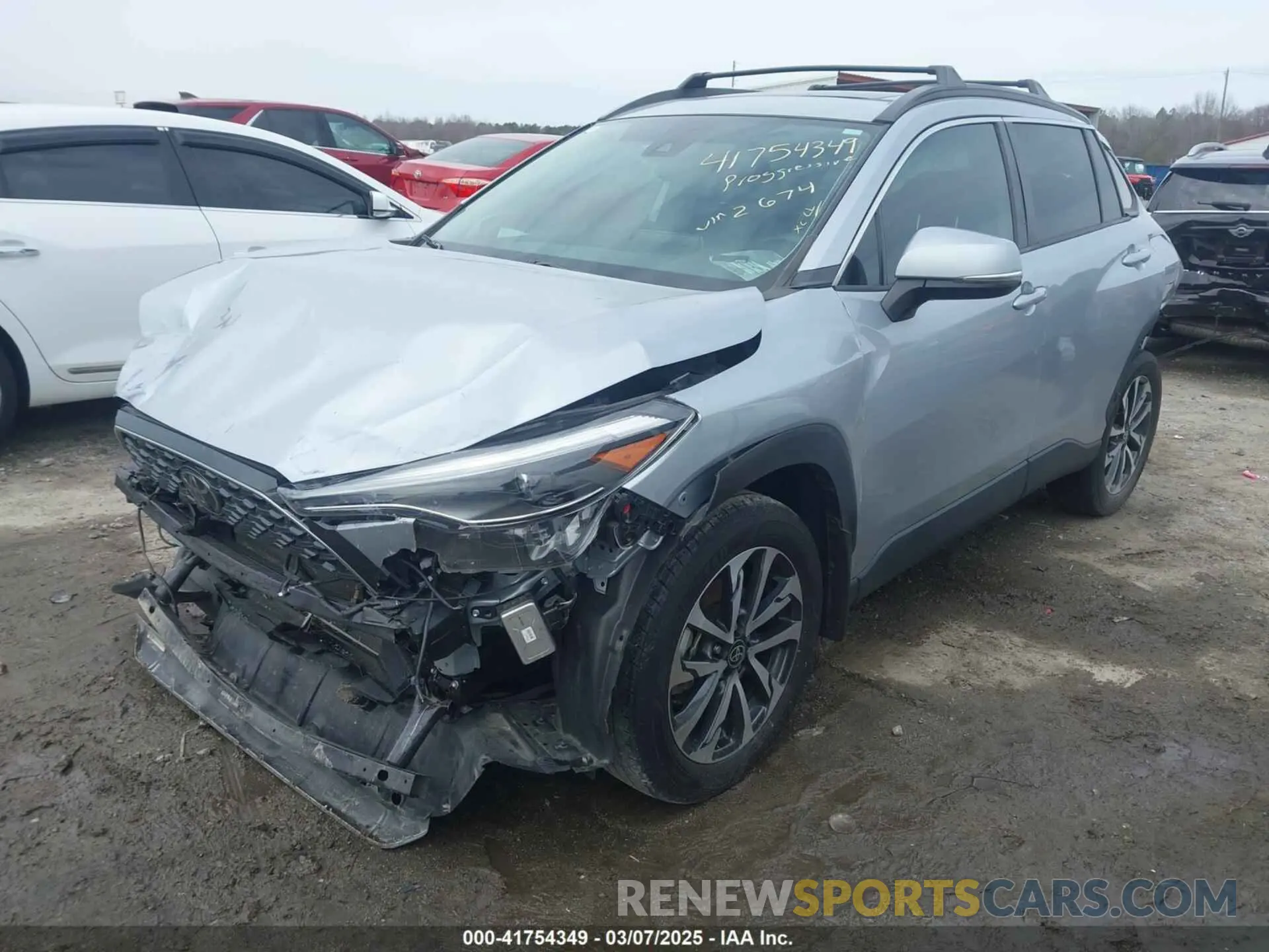 2 Photograph of a damaged car 7MUDAAAG4NV022674 TOYOTA COROLLA CROSS 2022