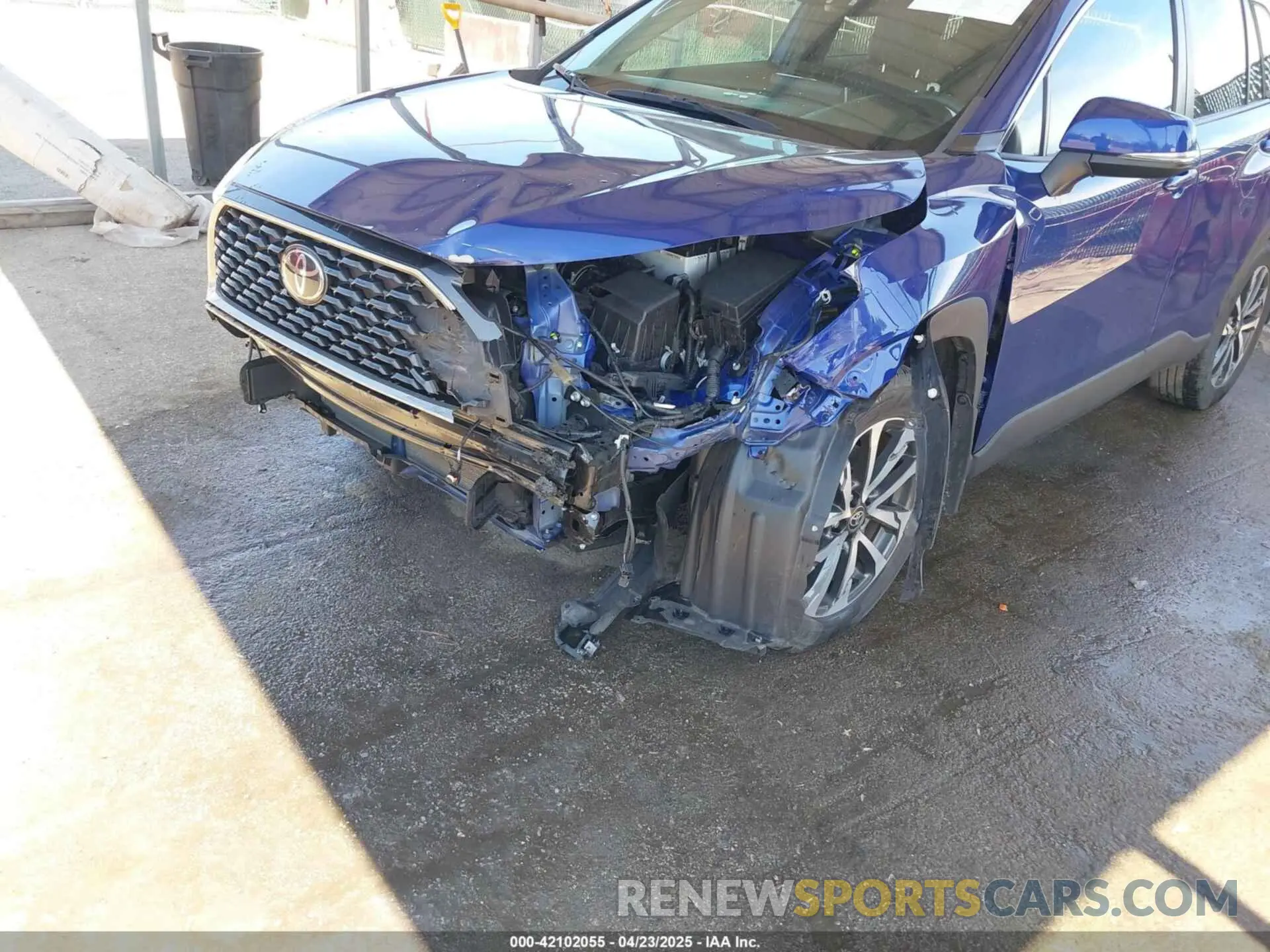6 Photograph of a damaged car 7MUDAABG0NV004896 TOYOTA COROLLA CROSS 2022