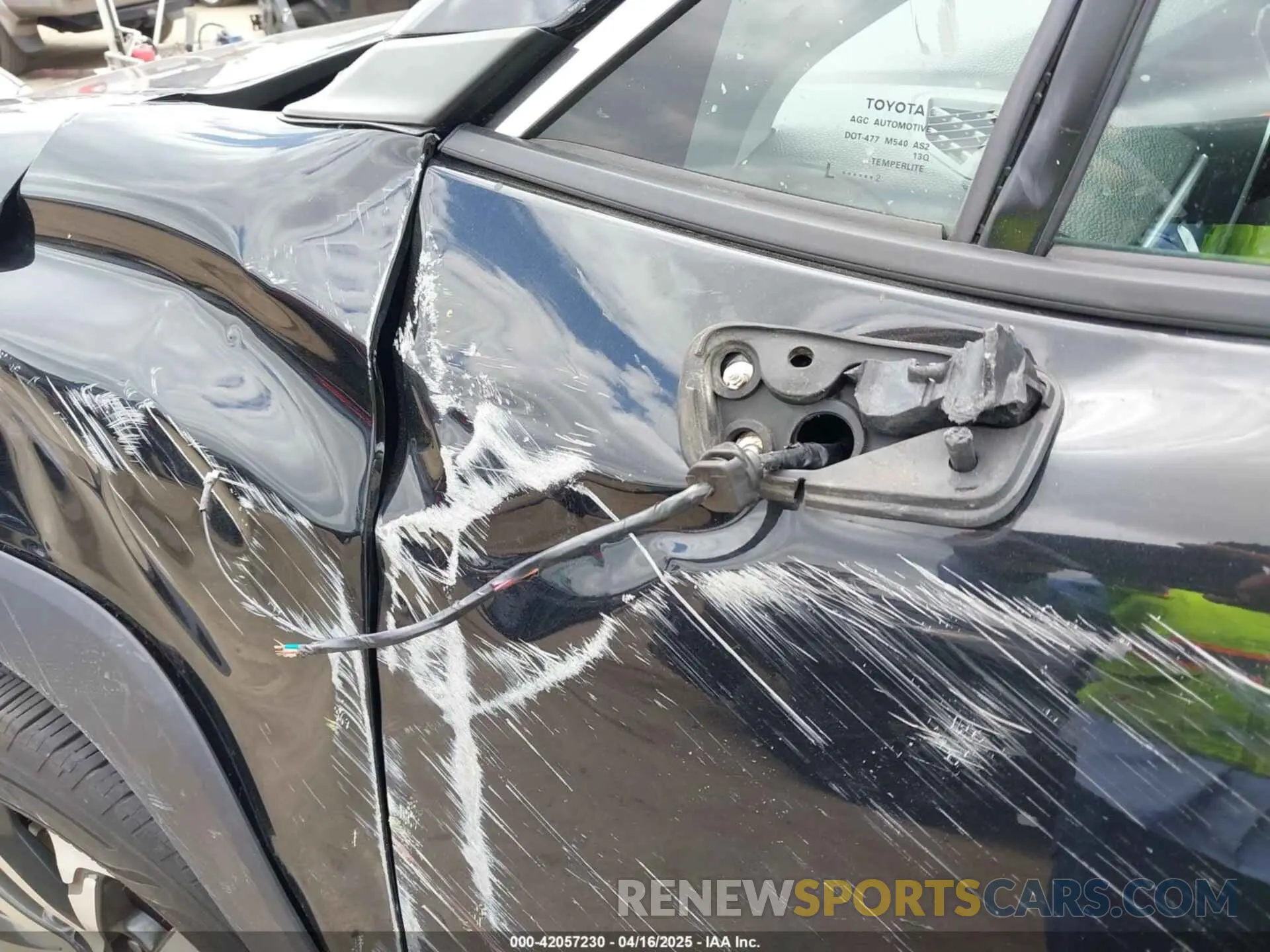 22 Photograph of a damaged car 7MUDAABG6NV030600 TOYOTA COROLLA CROSS 2022
