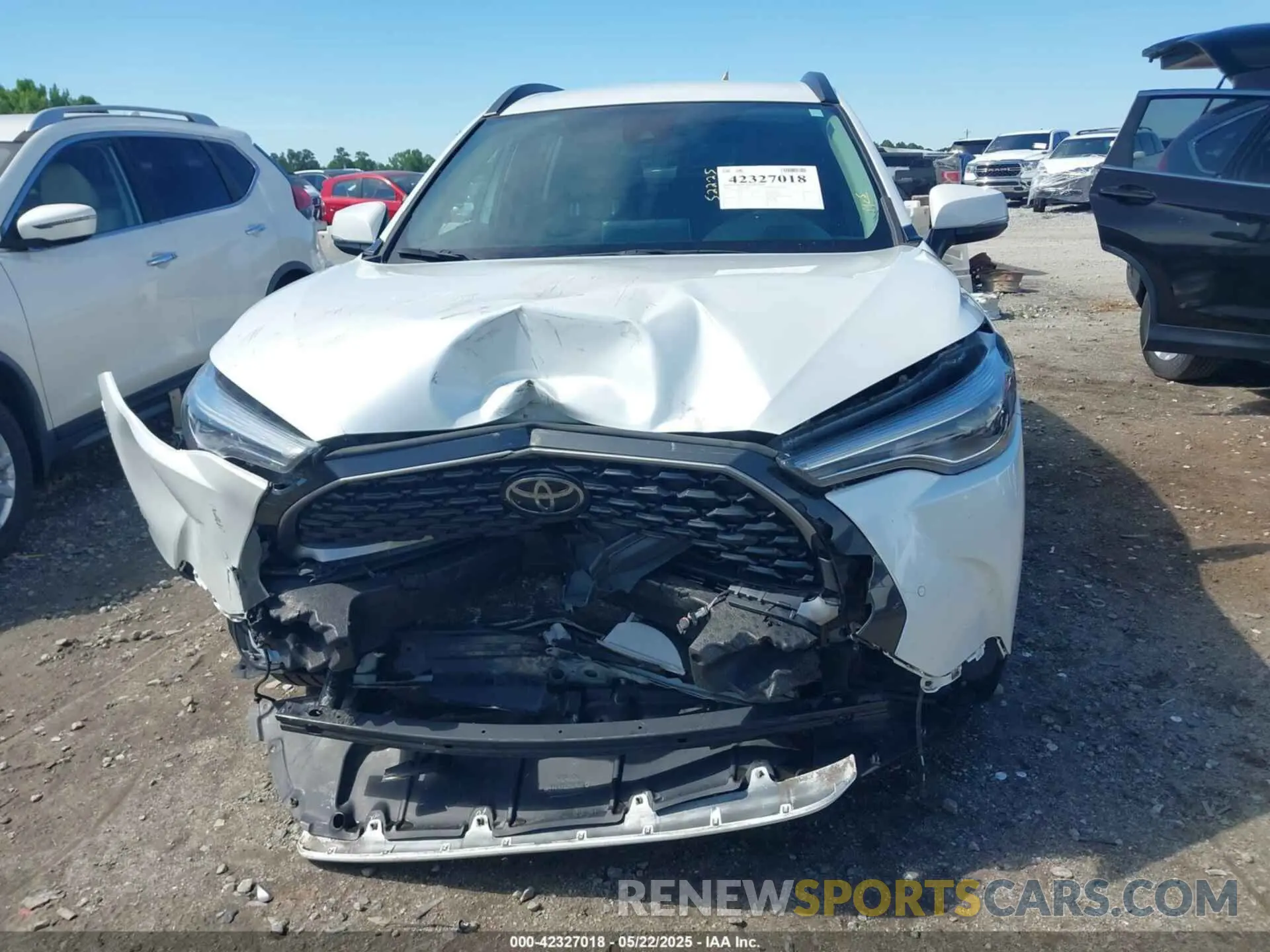 12 Photograph of a damaged car 7MUEAAAG0NV003723 TOYOTA COROLLA CROSS 2022