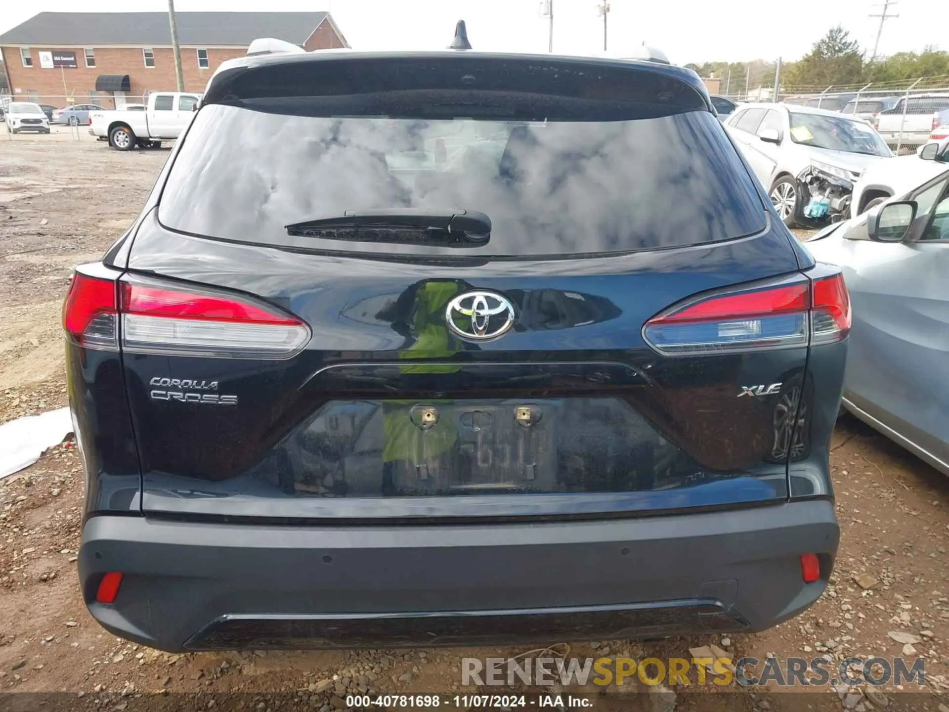 16 Photograph of a damaged car 7MUEAAAG1NV027979 TOYOTA COROLLA CROSS 2022